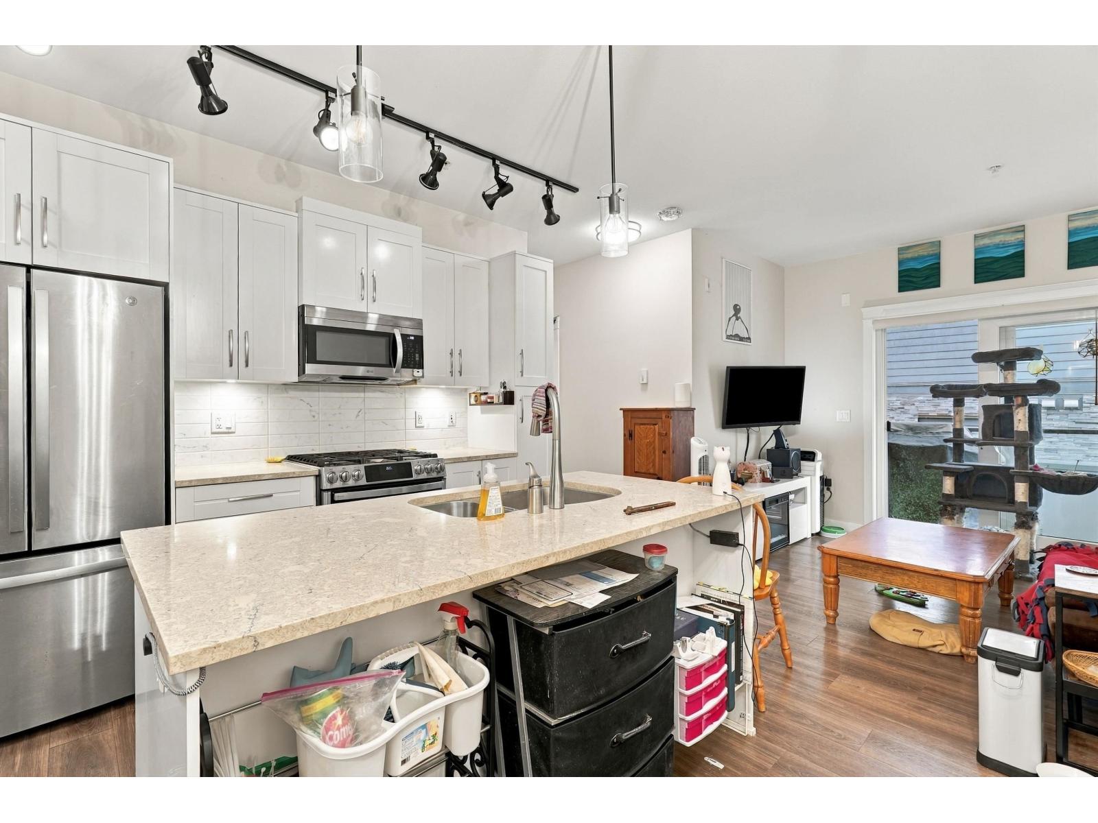 302 11077 RAVINE ROAD