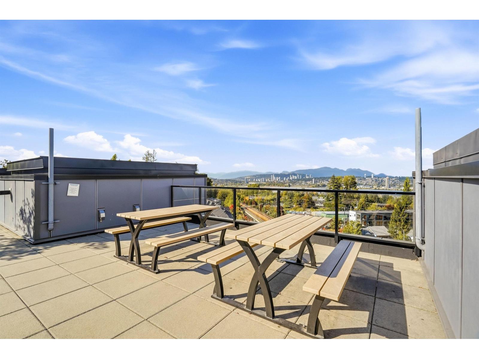 302 11077 RAVINE ROAD