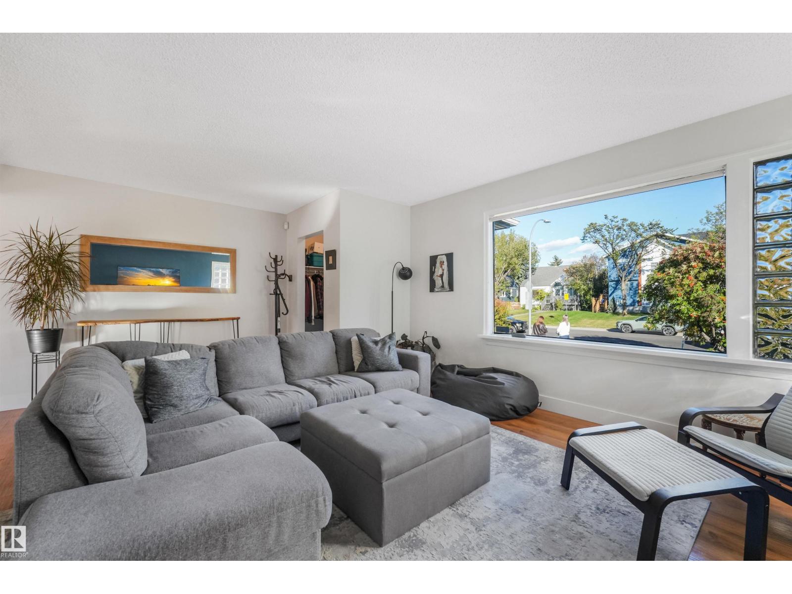10906 118 ST NW