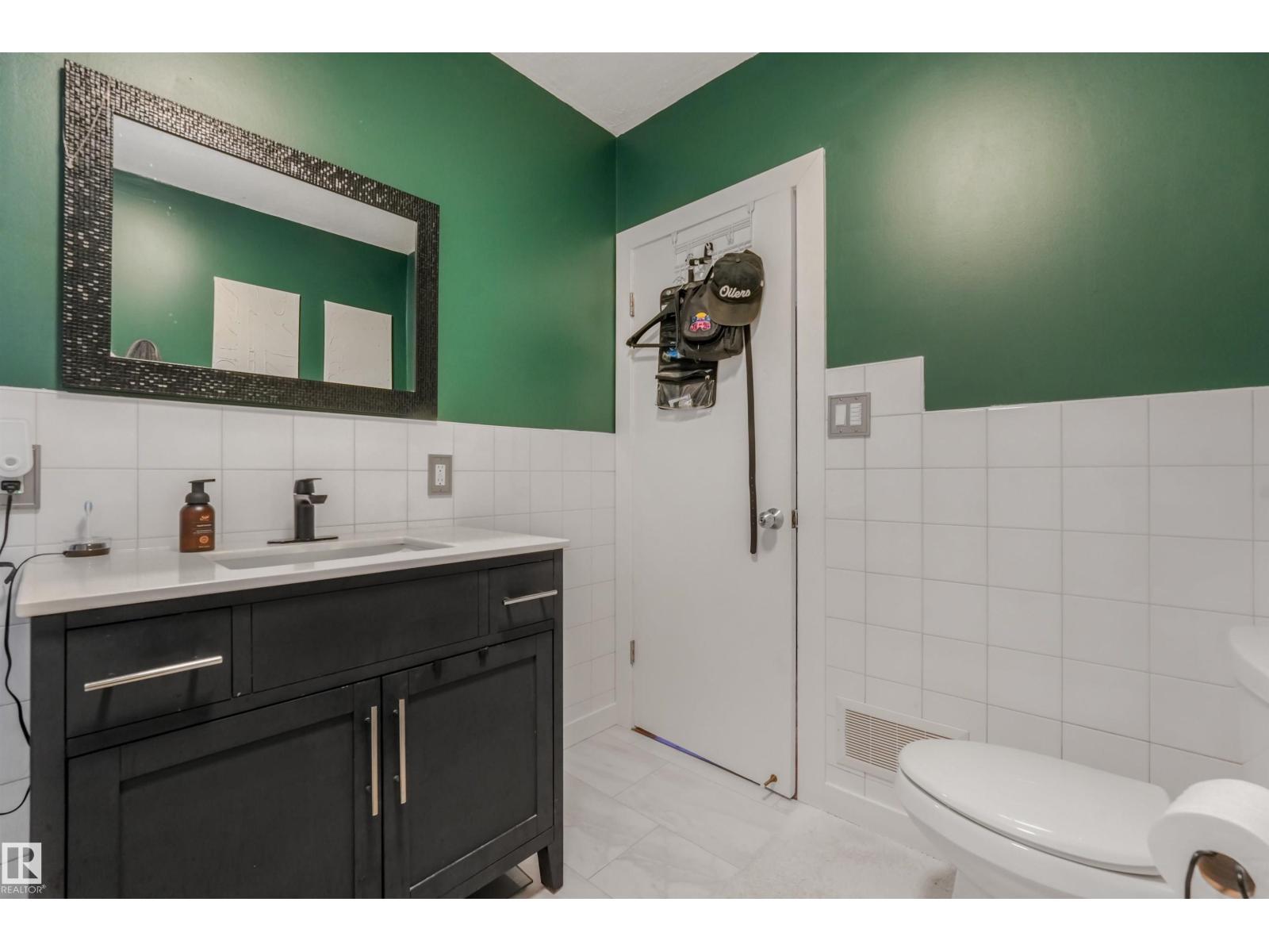 10906 118 ST NW