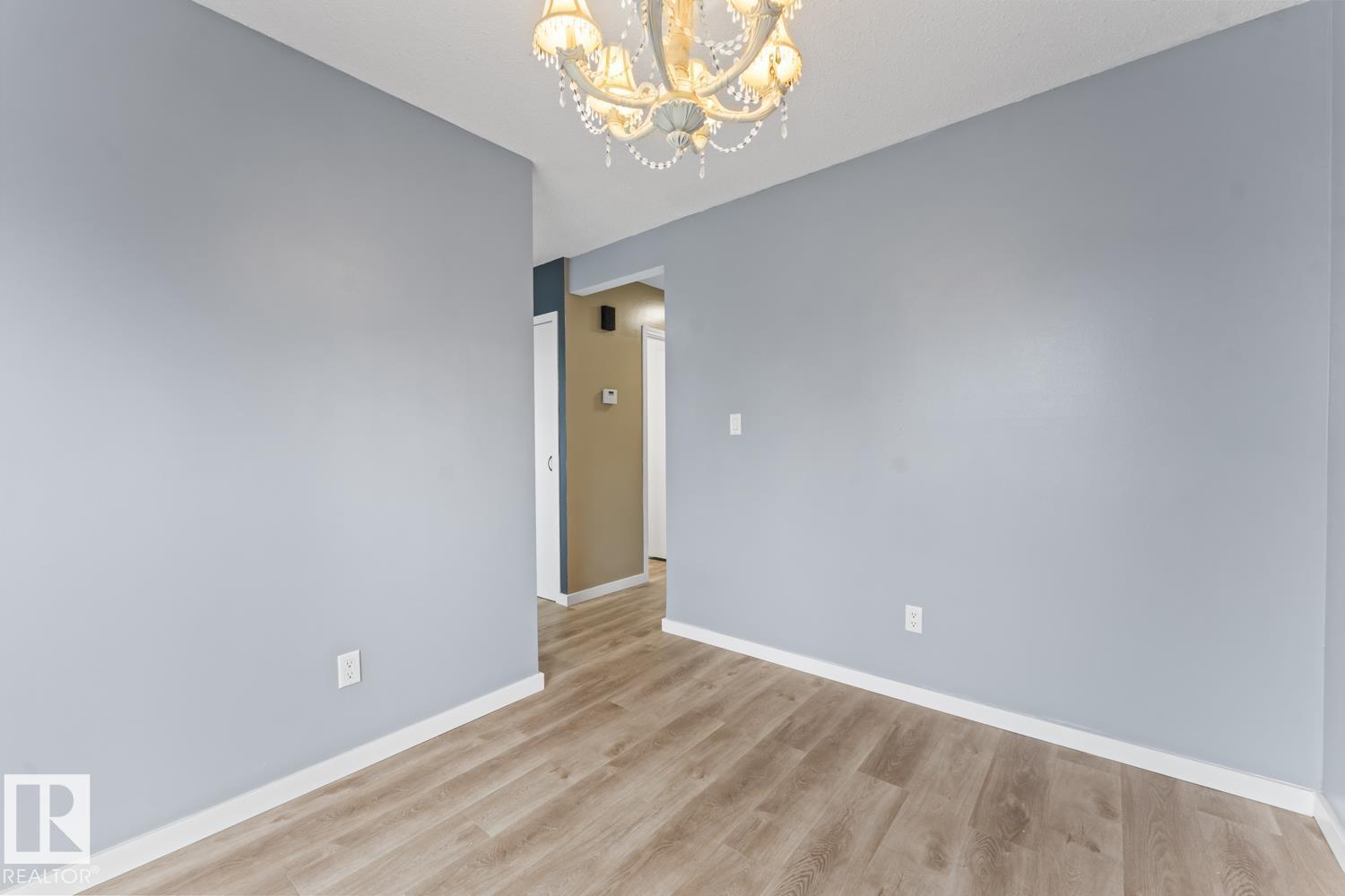 305 19 ST