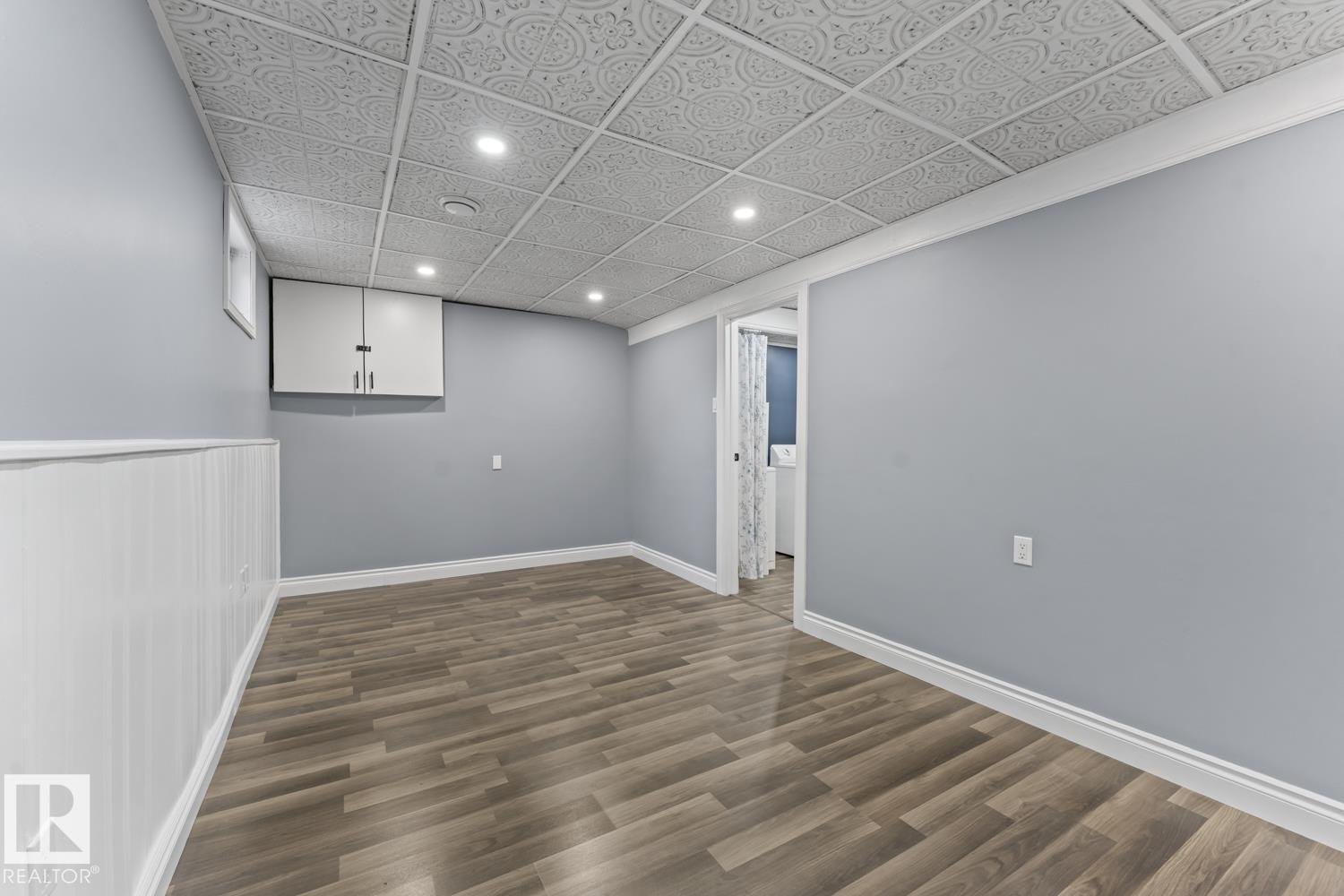 305 19 ST