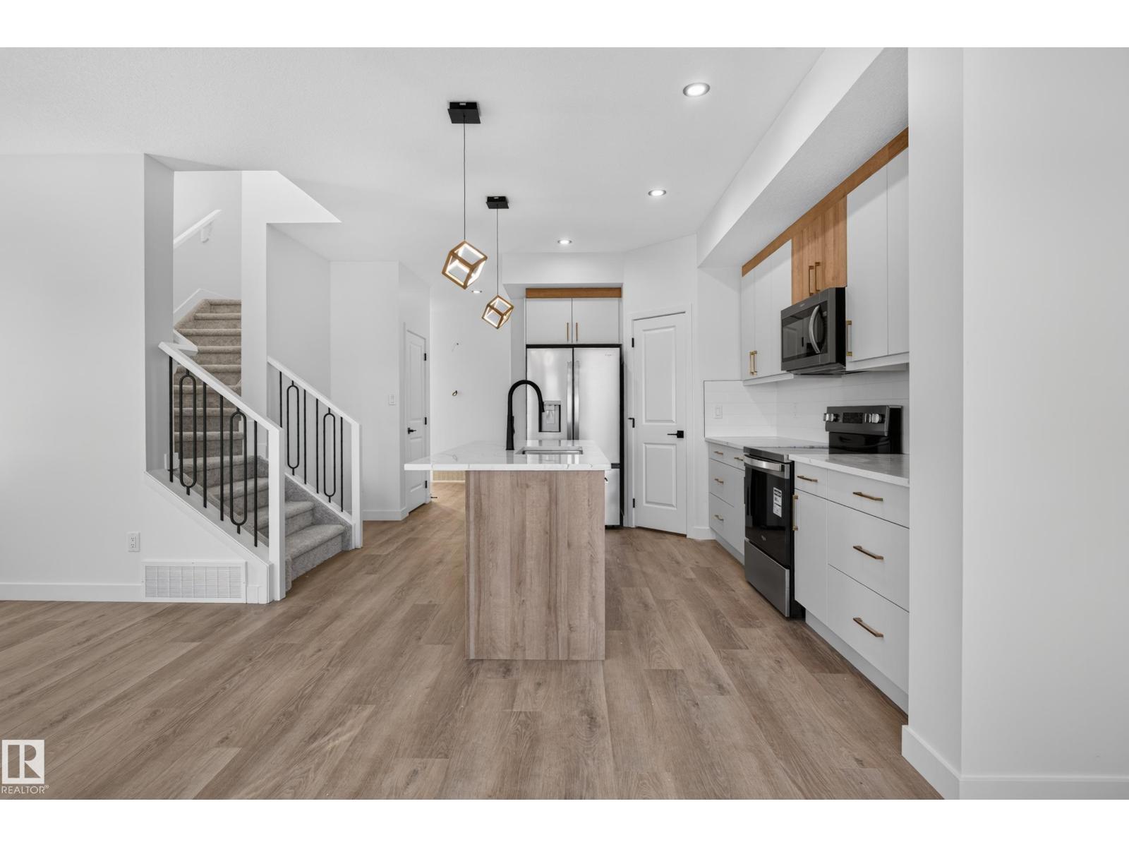 2 Parker LN