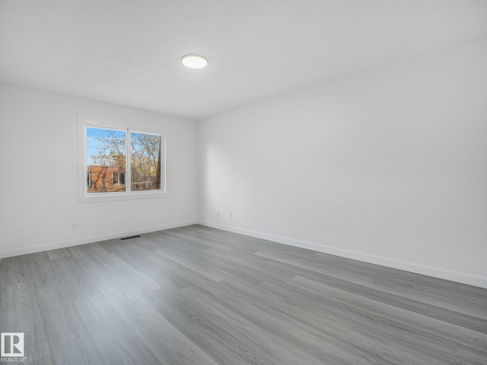 152 LONDONDERRY SQUARE SQ NW