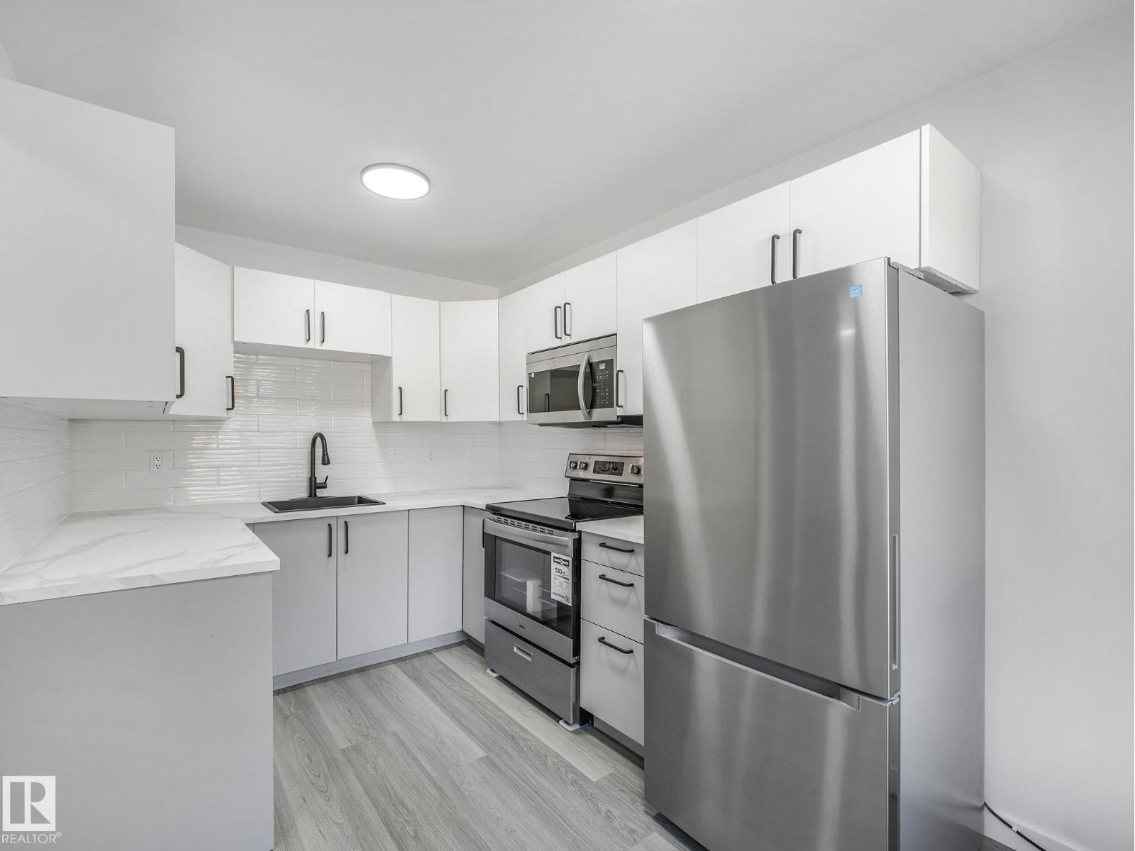 152 LONDONDERRY SQUARE SQ NW