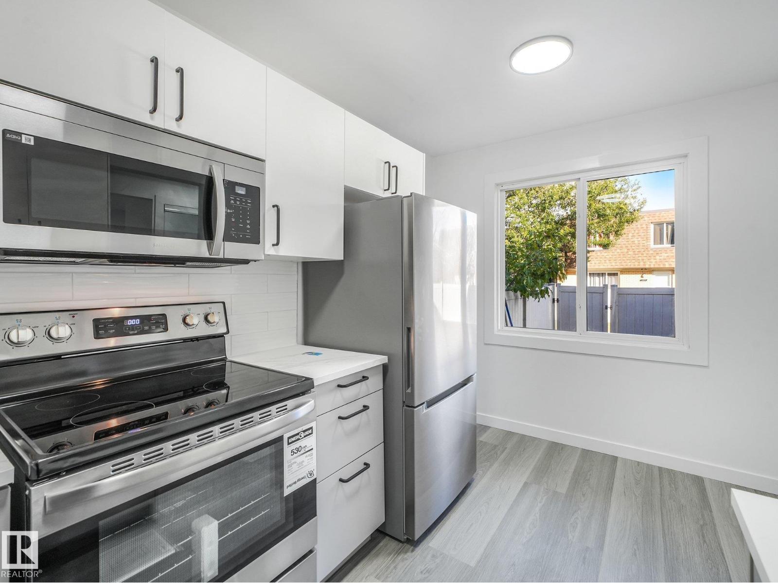 152 LONDONDERRY SQUARE SQ NW
