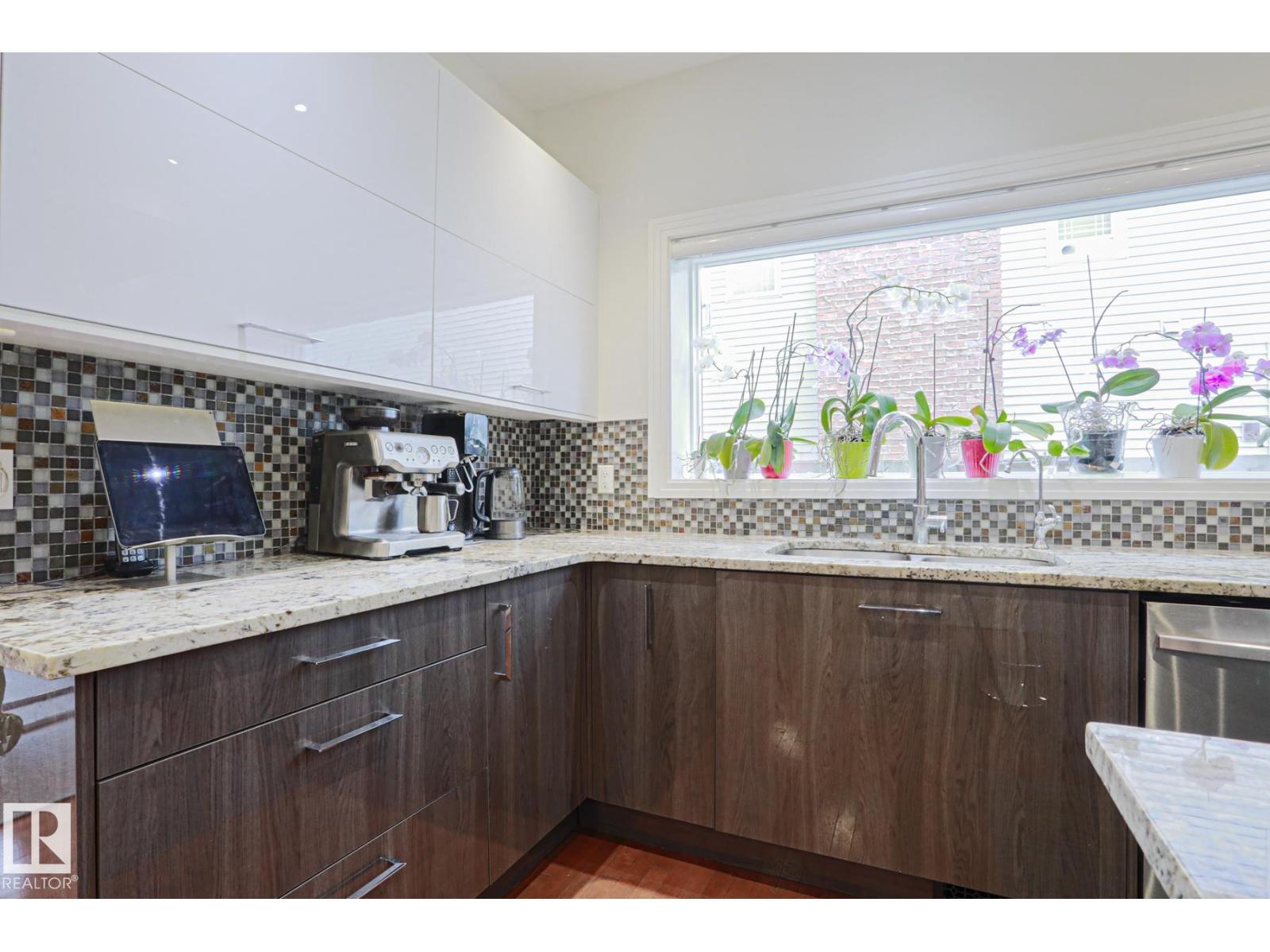 995 OGILVIE BV NW
