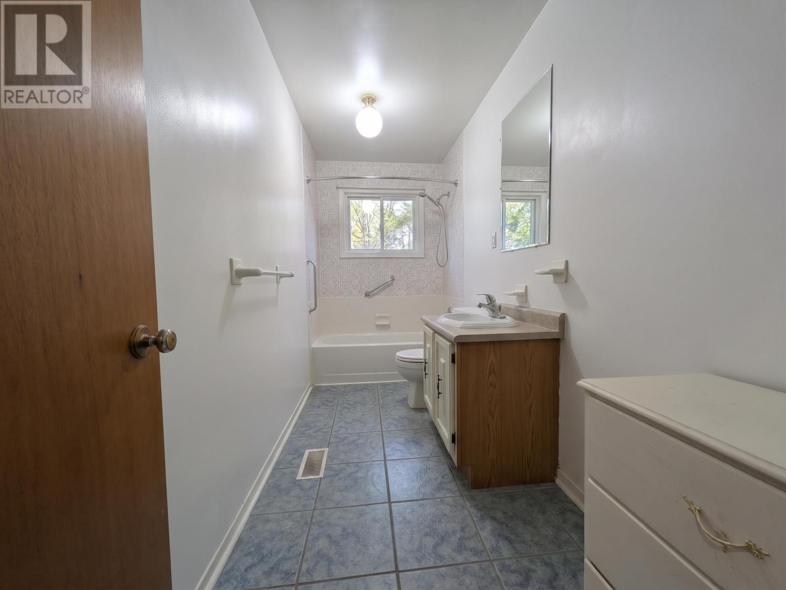 50 Aintree Drive, Stratford, Prince Edward Island  C1B 1L8 - Photo 10 - 202624859
