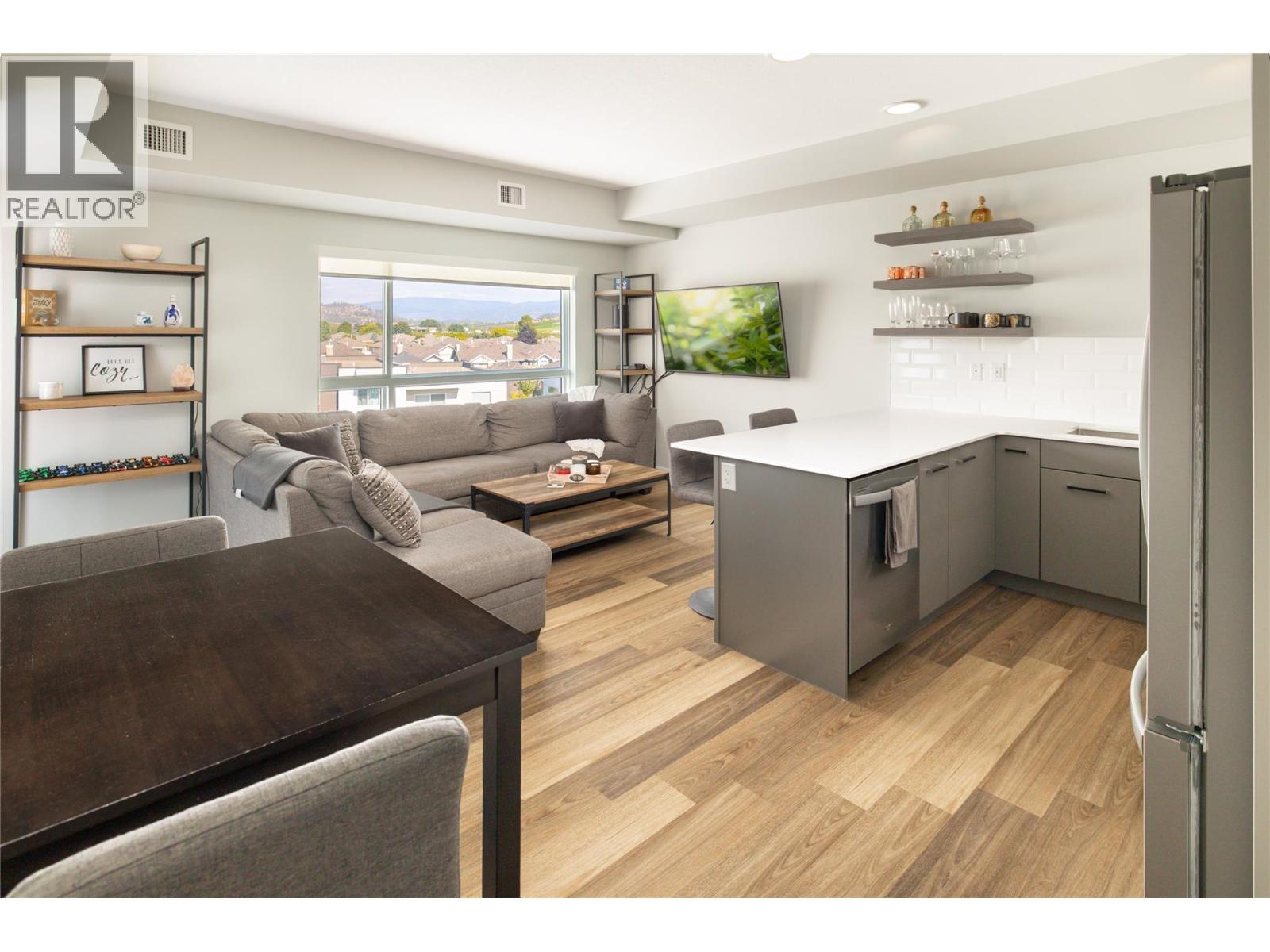 722 Valley Road Unit# 402, Kelowna, British Columbia  V1V 0E2 - Photo 2 - 10401854