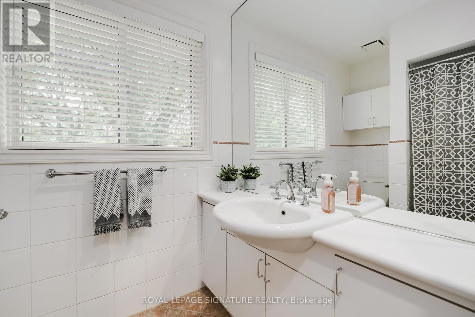 11 Bellbury Crescent, Toronto, Ontario  M2J 2J6 - Photo 16 - C13851566