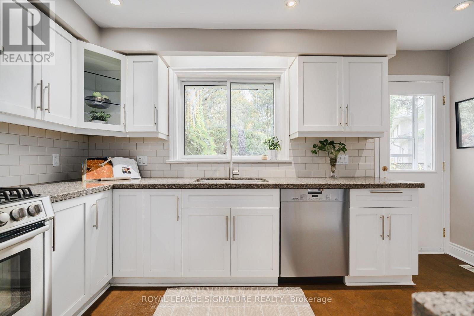 11 Bellbury Crescent, Toronto, Ontario  M2J 2J6 - Photo 9 - C13851566