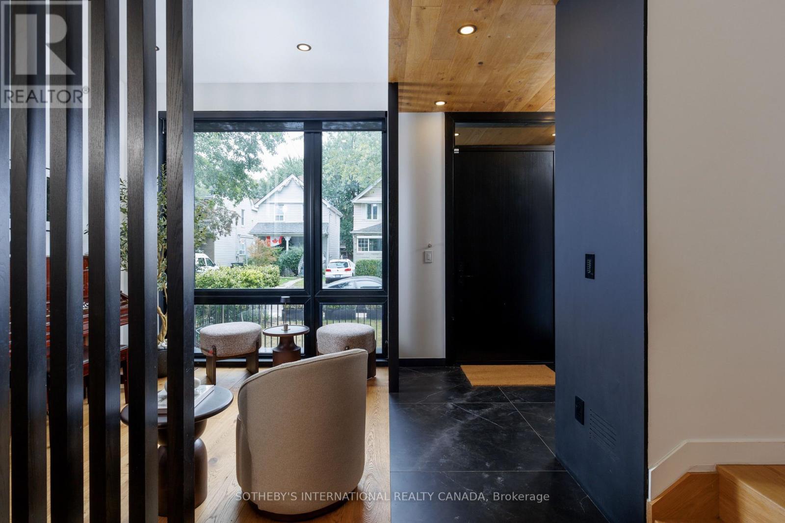 34 Hastings Avenue, Toronto, Ontario  M4L 2L2 - Photo 2 - E13851482