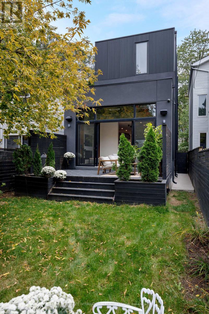 34 Hastings Avenue, Toronto, Ontario  M4L 2L2 - Photo 21 - E13851482