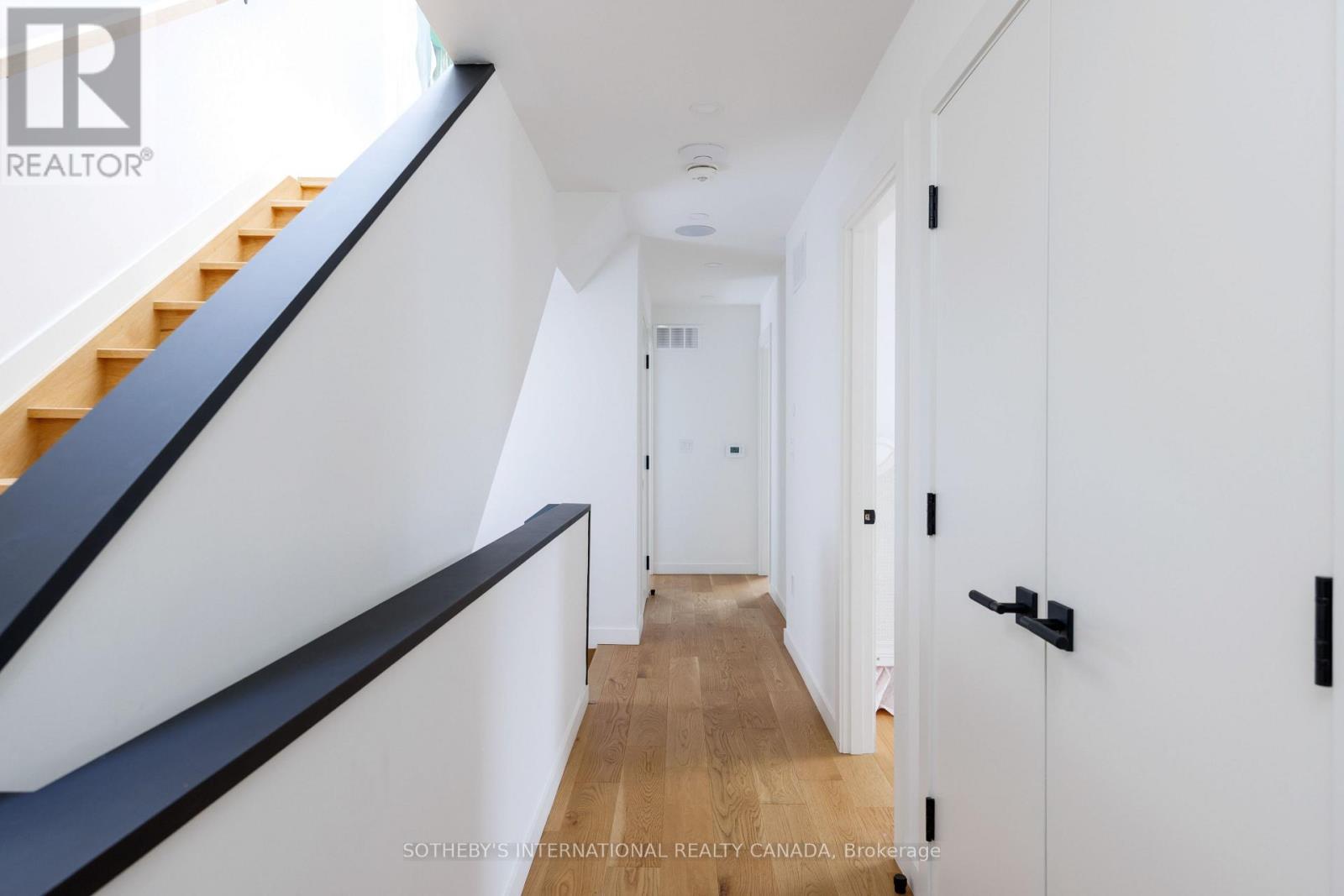 34 Hastings Avenue, Toronto, Ontario  M4L 2L2 - Photo 22 - E13851482