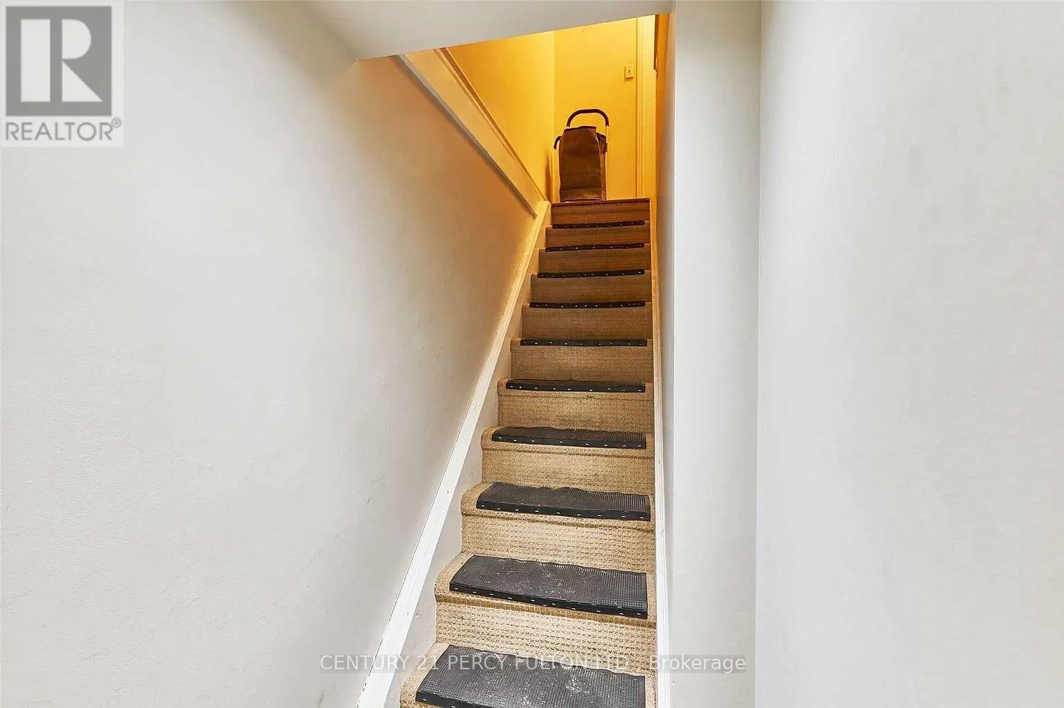 Lower - 10 Muriel Avenue, Toronto, Ontario  M4J 2X9 - Photo 2 - E13851562