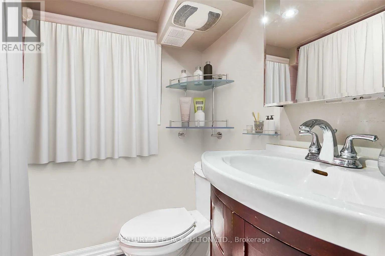 Lower - 10 Muriel Avenue, Toronto, Ontario  M4J 2X9 - Photo 3 - E13851562