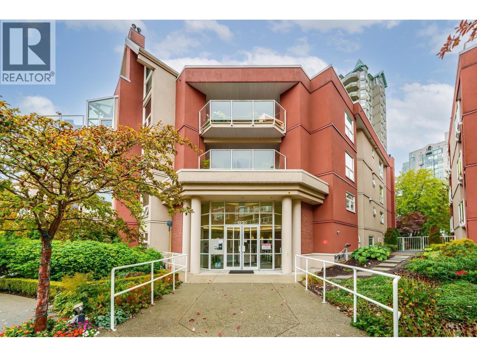 306 1230 QUAYSIDE DRIVE
