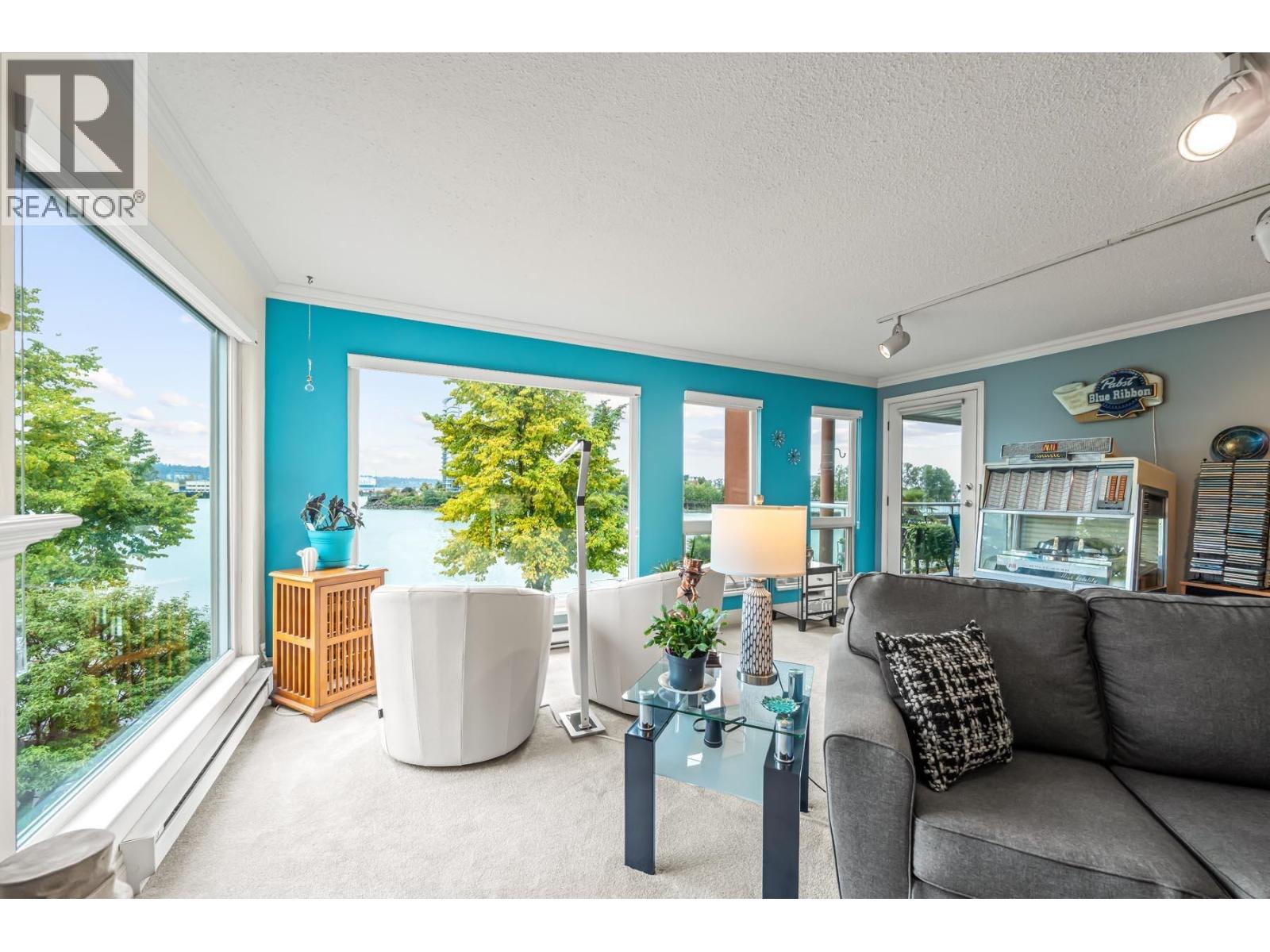306 1230 QUAYSIDE DRIVE