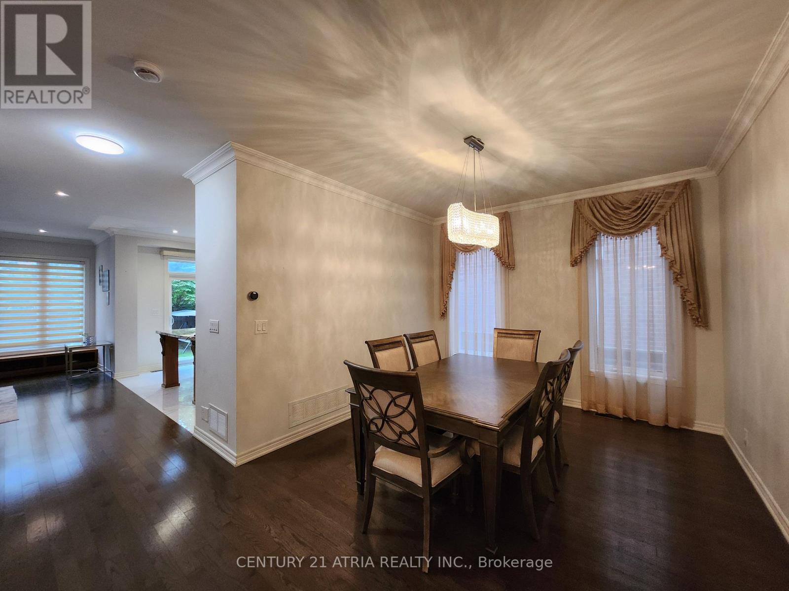 28 Usherwood Street, Aurora, Ontario  L4G 7X8 - Photo 5 - N13851542
