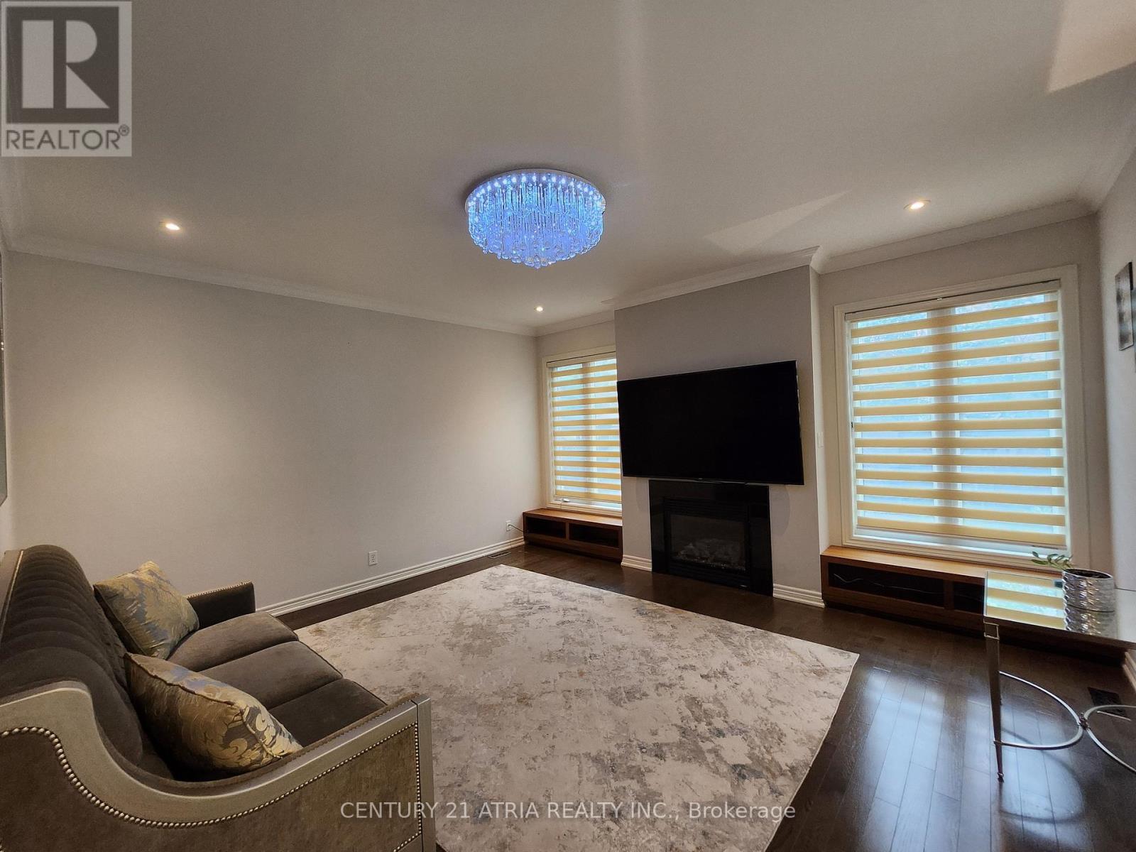 28 Usherwood Street, Aurora, Ontario  L4G 7X8 - Photo 6 - N13851542