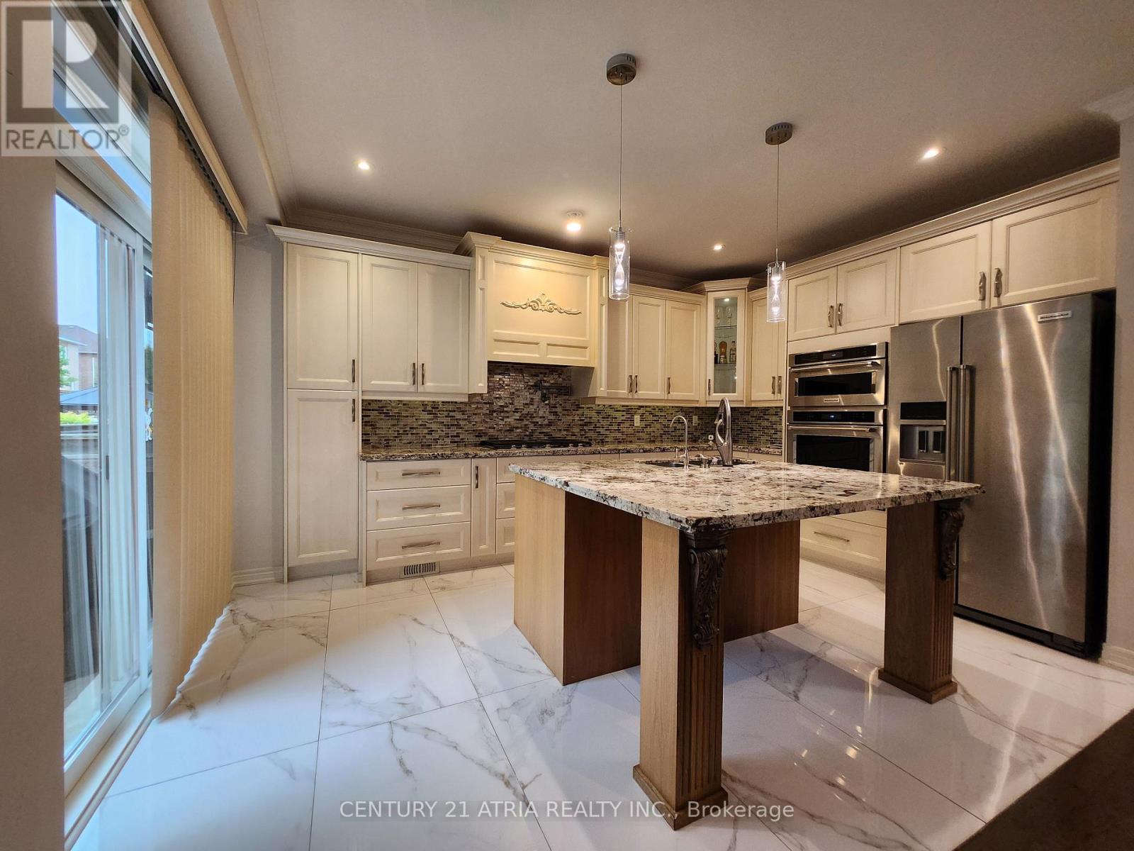 28 Usherwood Street, Aurora, Ontario  L4G 7X8 - Photo 9 - N13851542