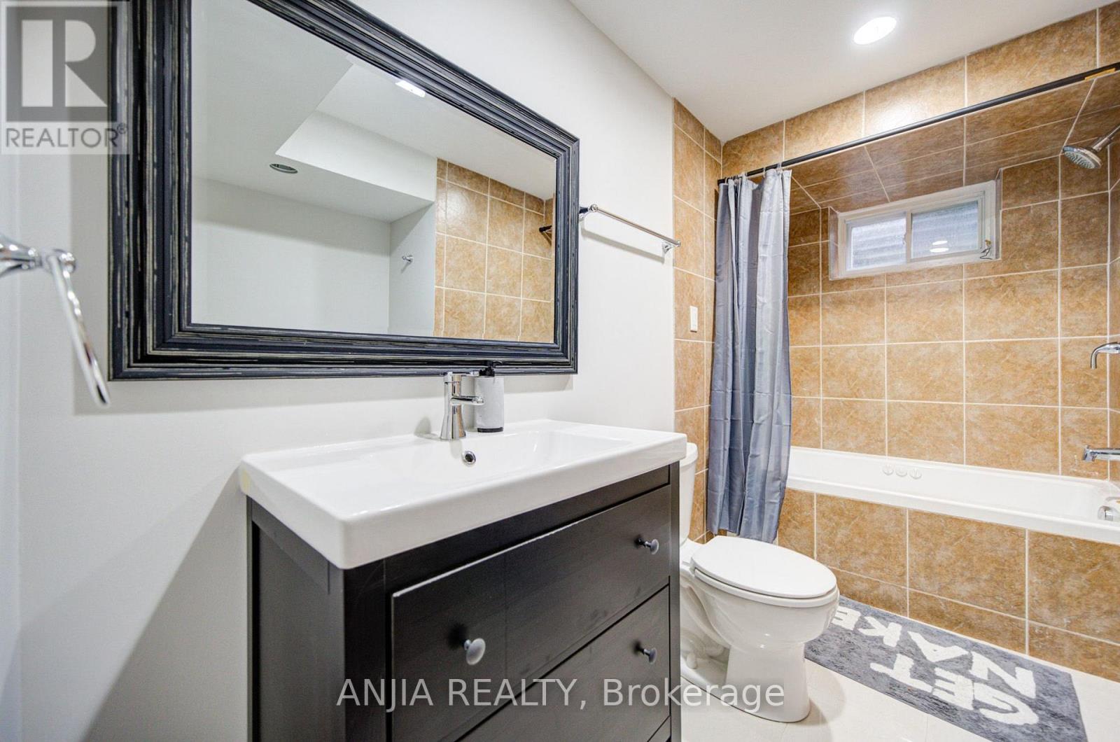58 Summerfeldt Crescent, Markham, Ontario  L3R 2B2 - Photo 33 - N13851560