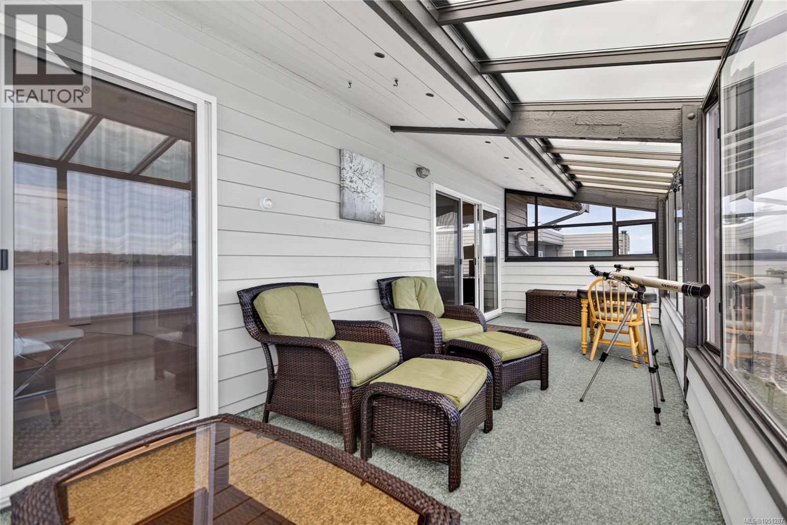 13 523 Island Hwy