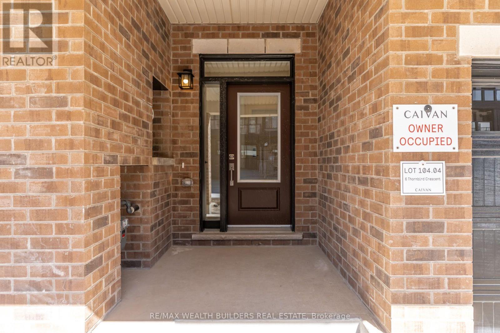 6 Thornbird Crescent, Brampton, Ontario  L6V 3N5 - Photo 2 - W13851492
