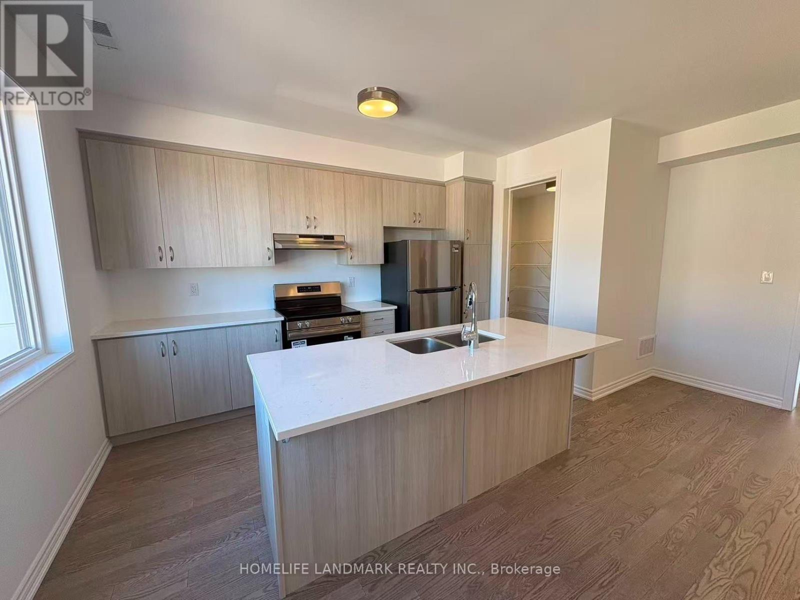 3280 Meadowridge Drive, Oakville, Ontario  L6H 8E3 - Photo 7 - W13851544