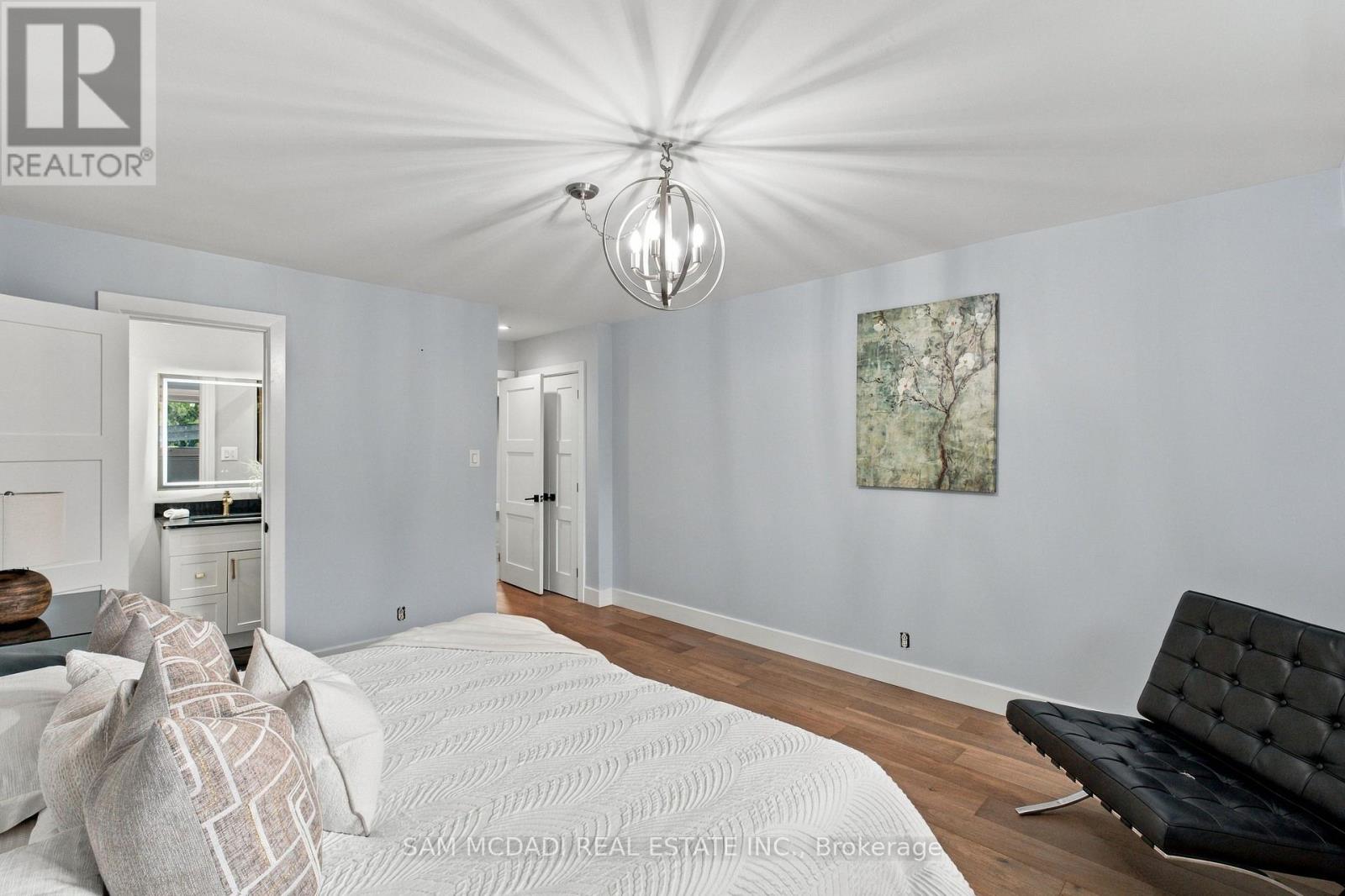 1357 Saginaw Crescent, Mississauga, Ontario  L5H 1X4 - Photo 14 - W13851554