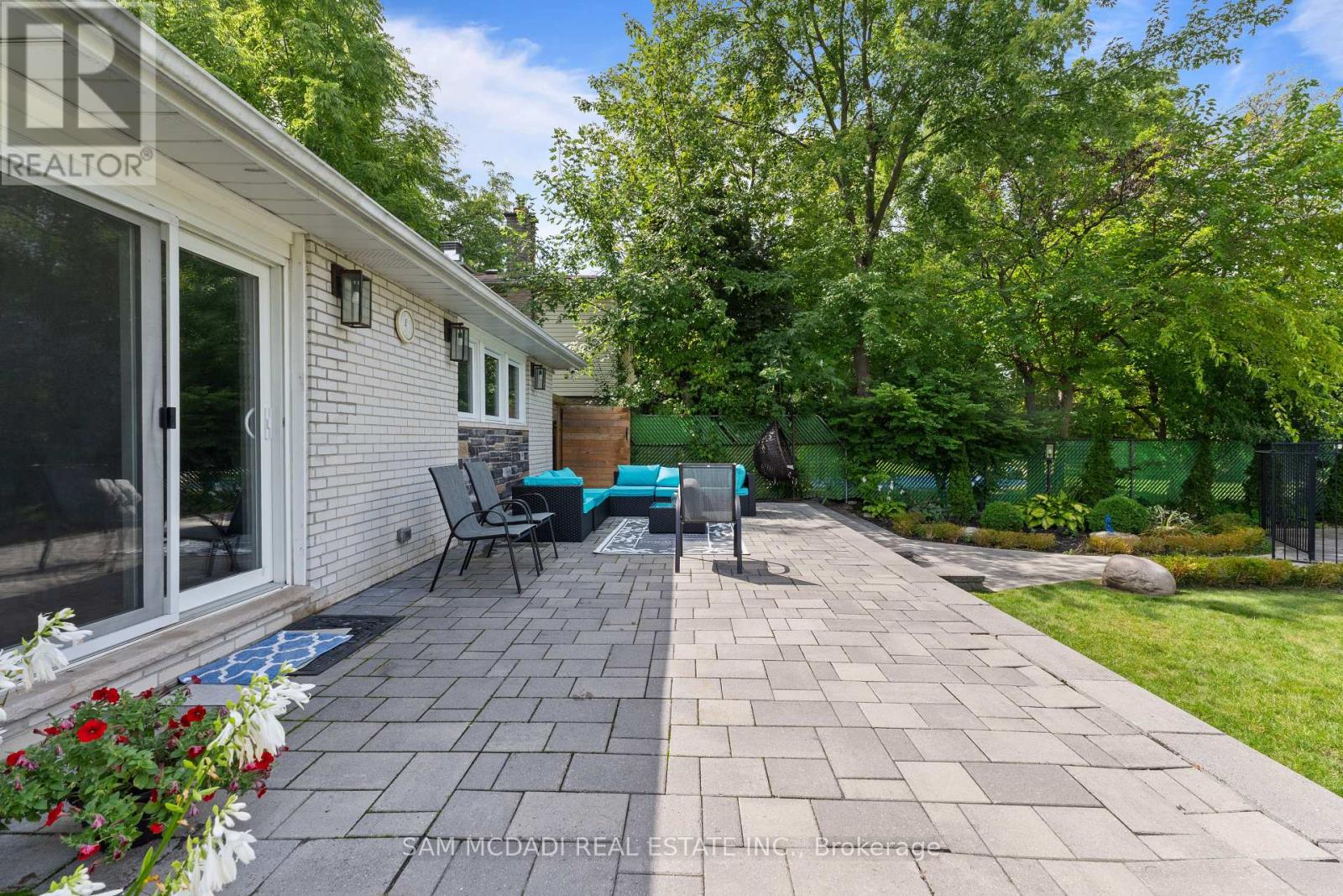 1357 Saginaw Crescent, Mississauga, Ontario  L5H 1X4 - Photo 38 - W13851554
