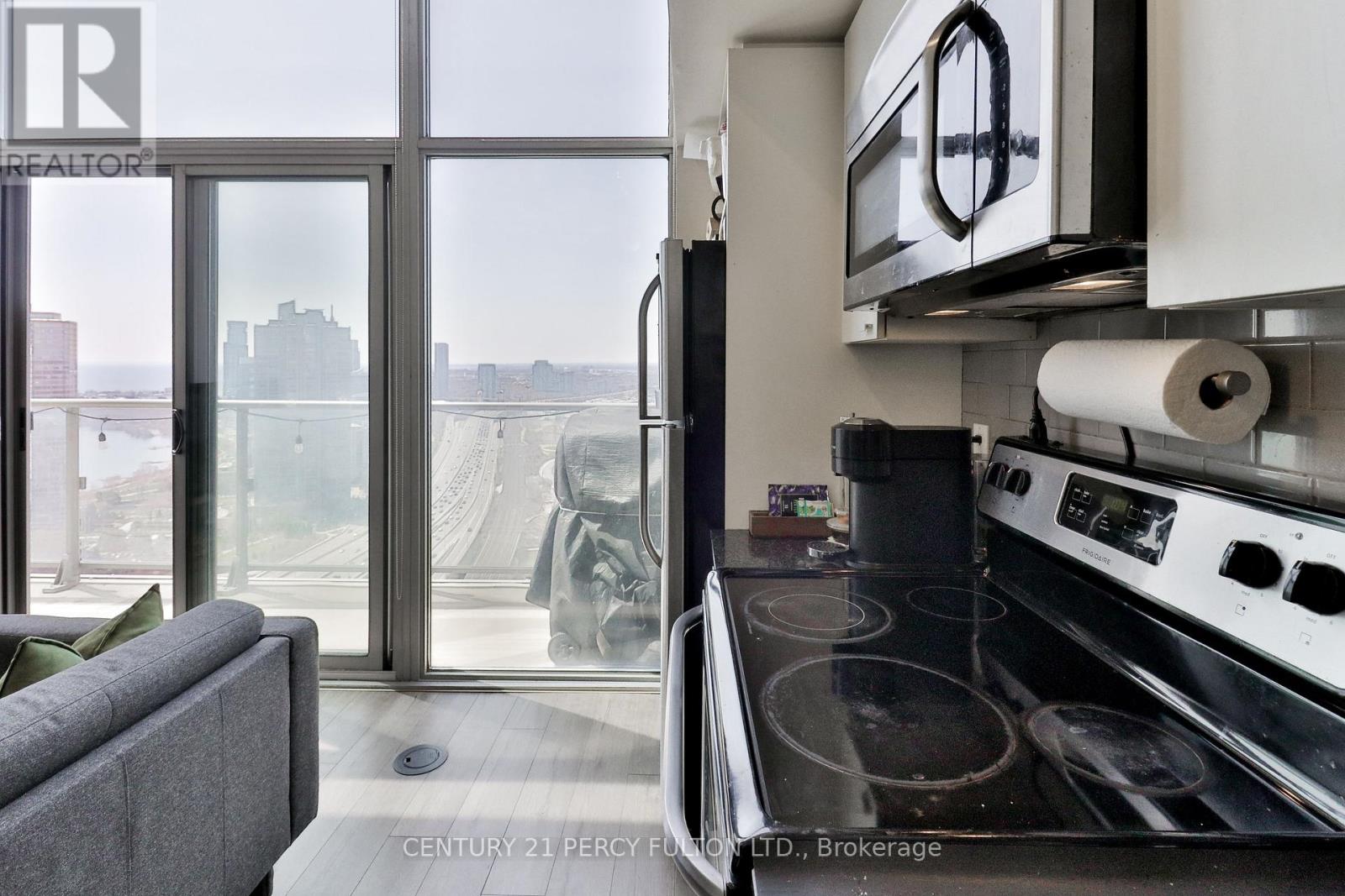 Ph3505 - 105 The Queensway Avenue, Toronto, Ontario  M6S 5B5 - Photo 7 - W13851586