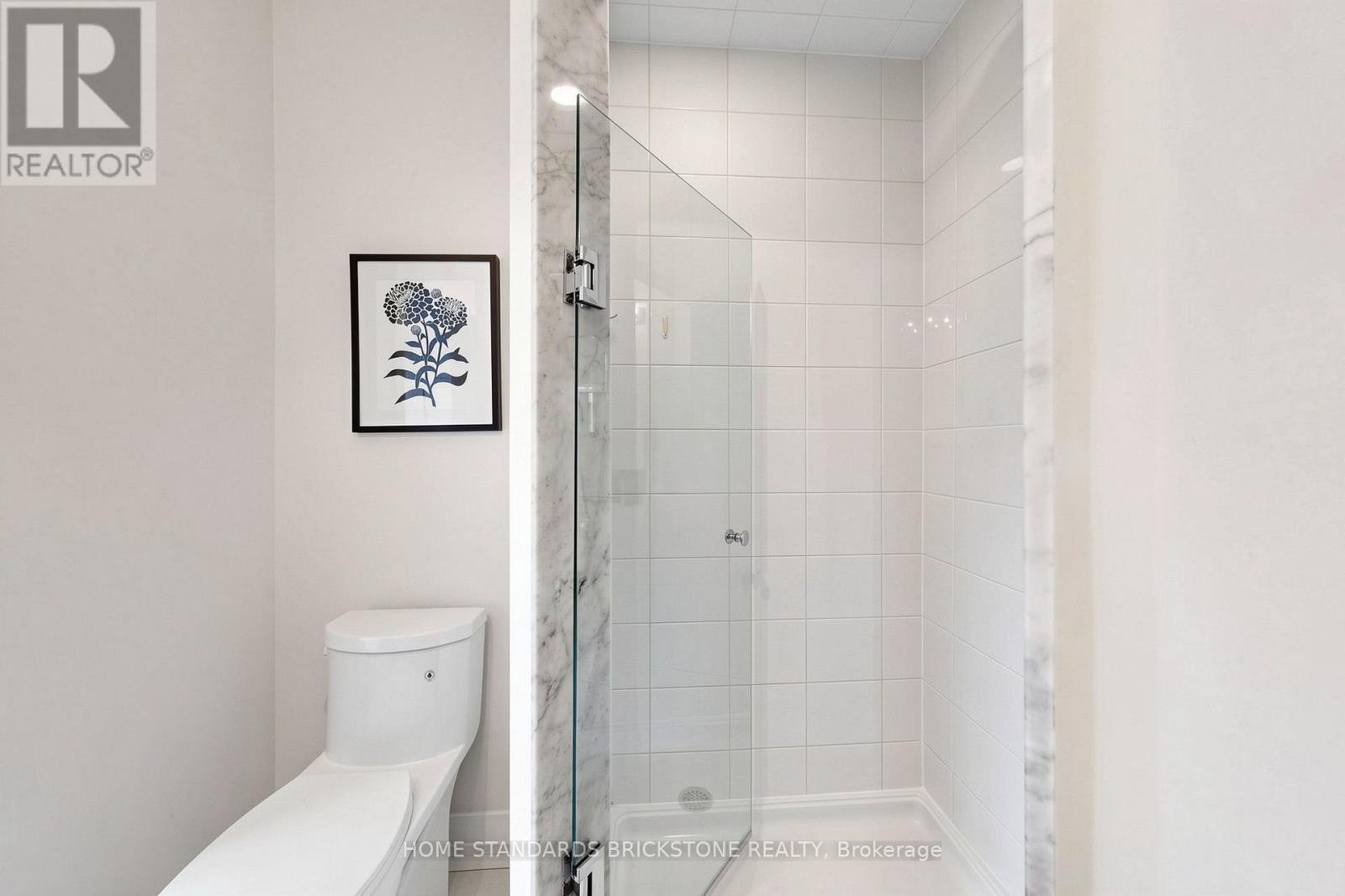215 Salterton Circle, Vaughan, Ontario  L6A 4Z2 - Photo 36 - N12996446