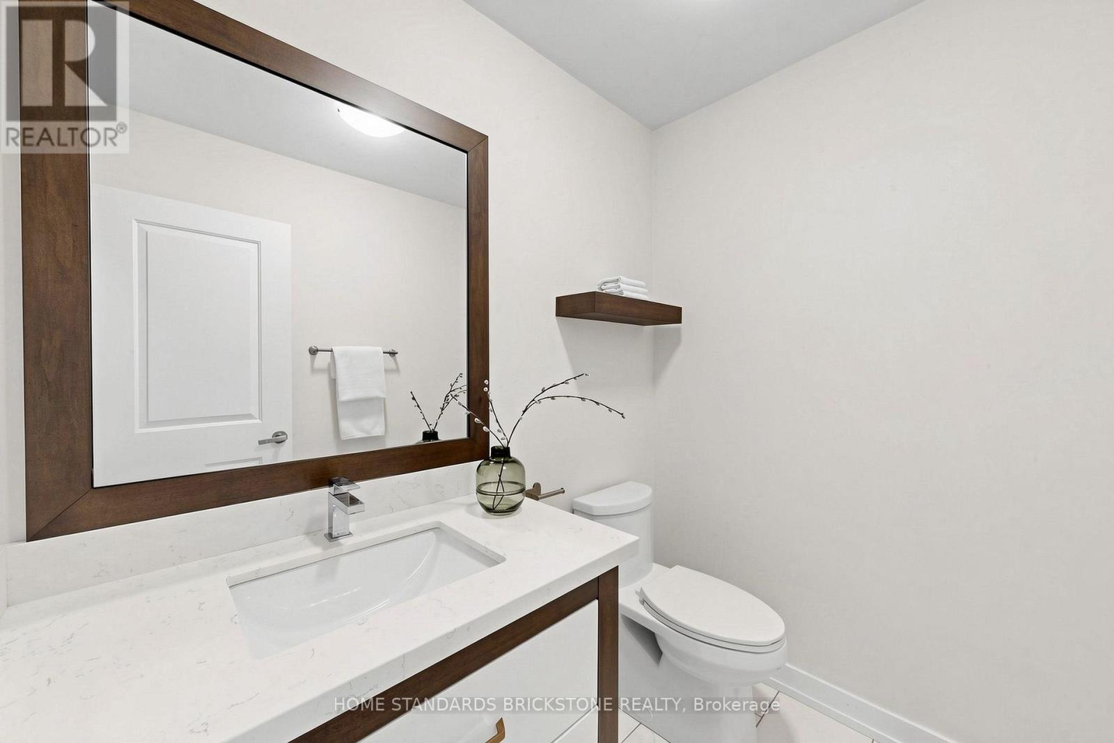 215 Salterton Circle, Vaughan, Ontario  L6A 4Z2 - Photo 19 - N12996446