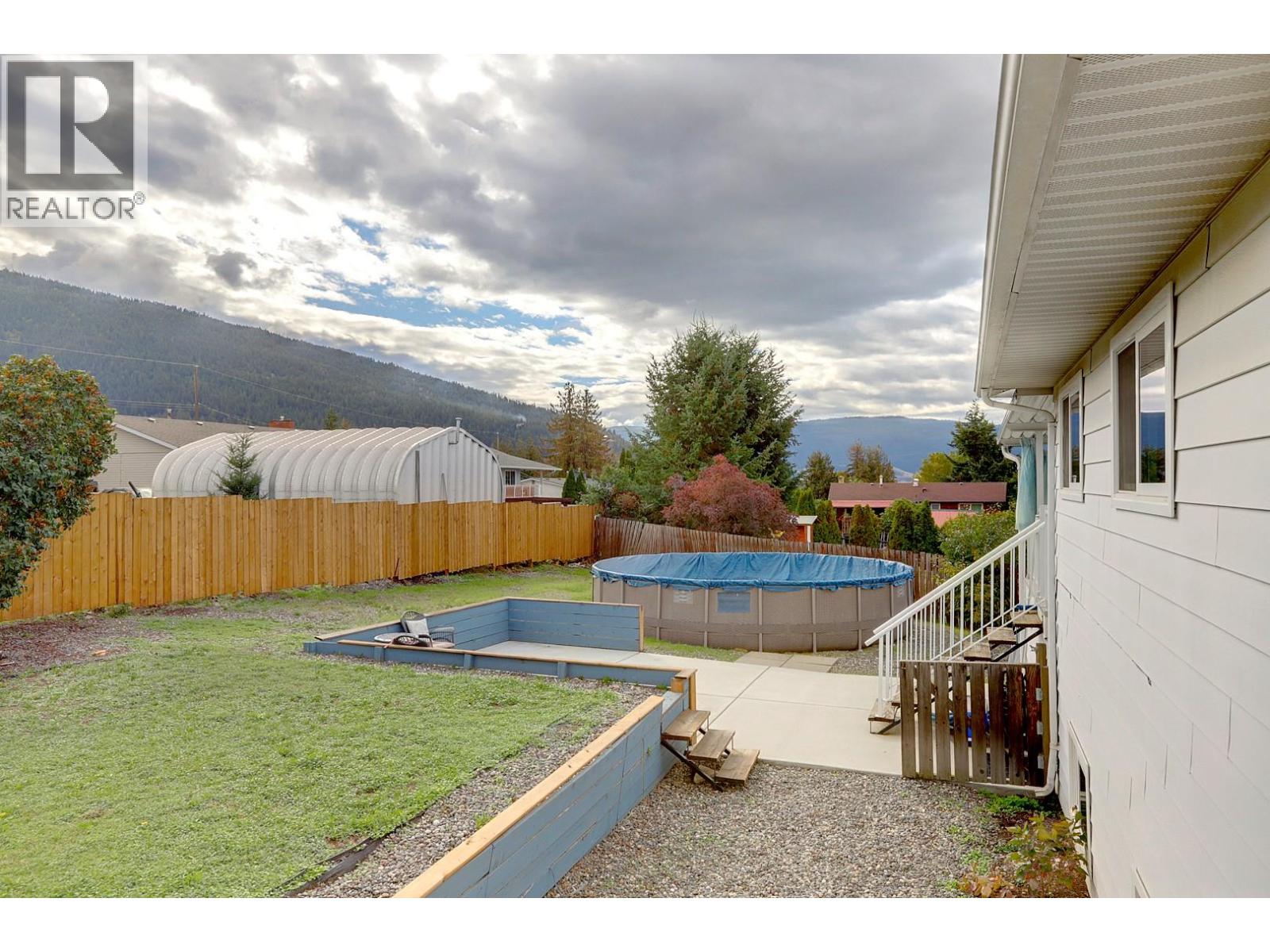 5723 Richards Crescent