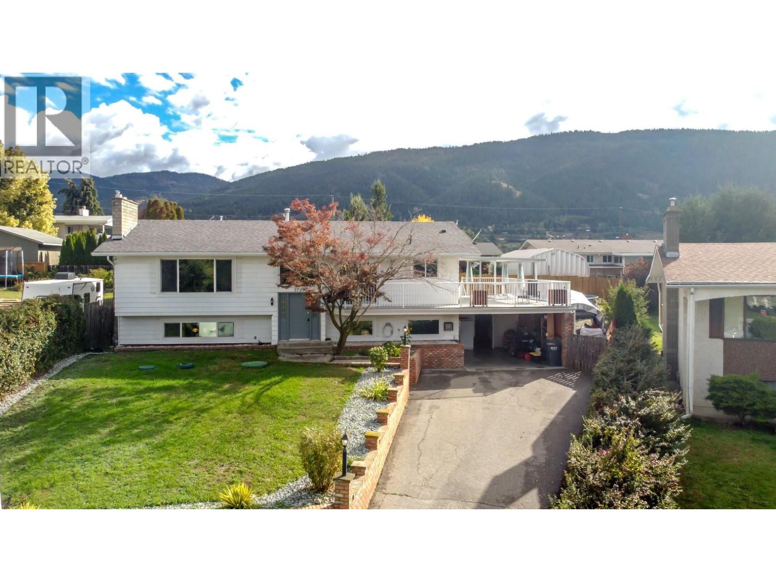 5723 Richards Crescent