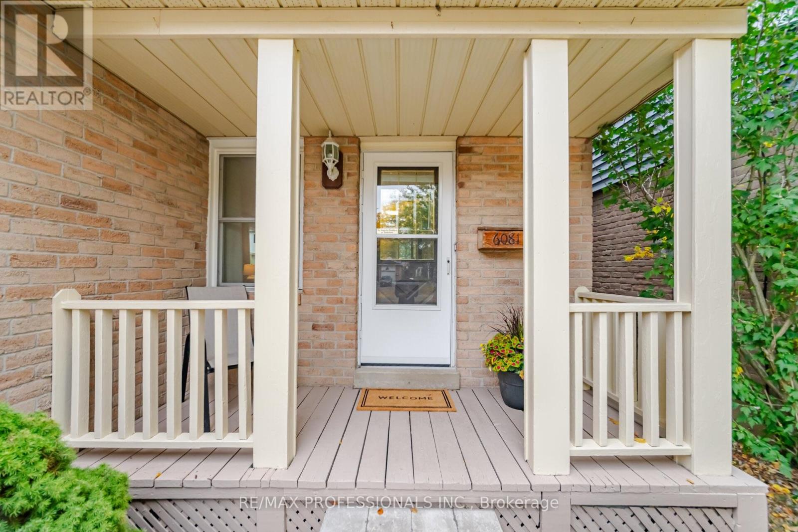 6081 Fullerton Crescent, Mississauga, Ontario  L5N 3A3 - Photo 7 - W13848910