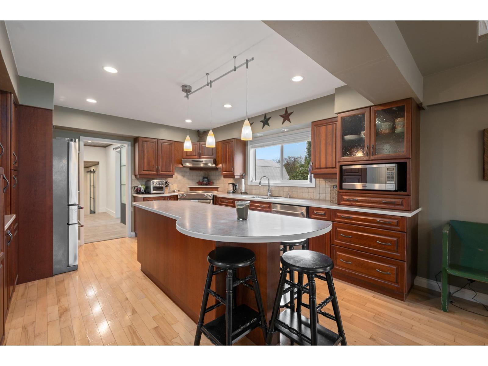 6035 BRADNER ROAD