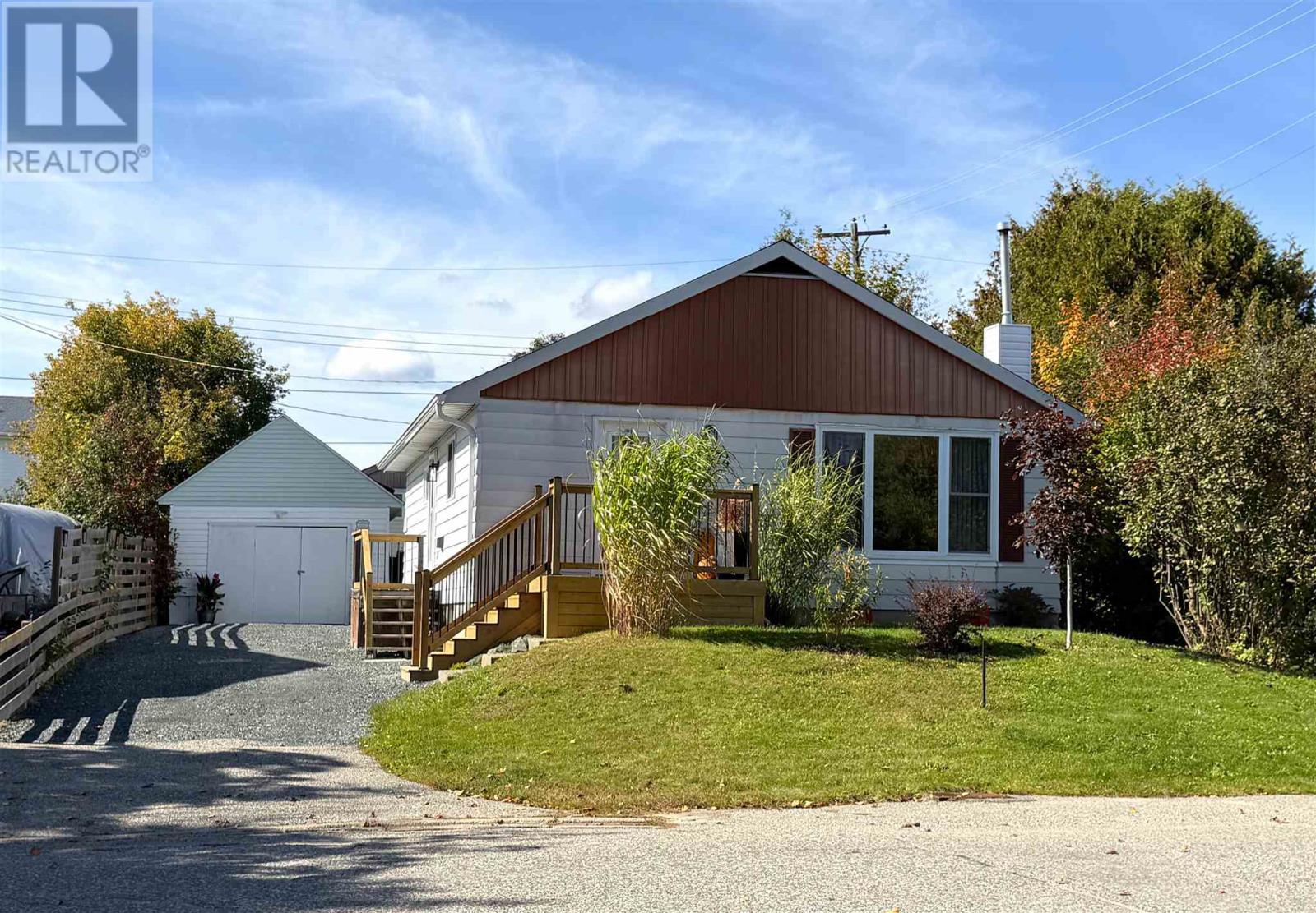 74 Roman AVE, Elliot Lake, Ontario