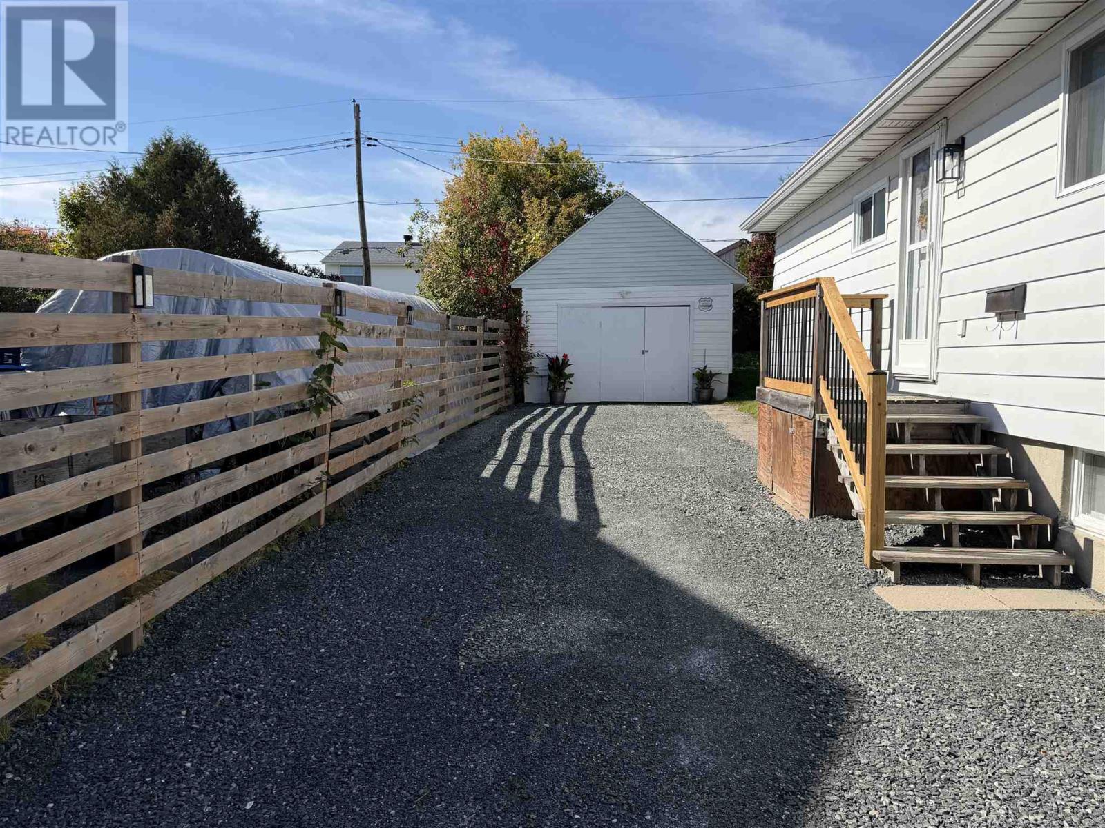 74 Roman Ave, Elliot Lake, Ontario  P5A 1S1 - Photo 2 - SM262313