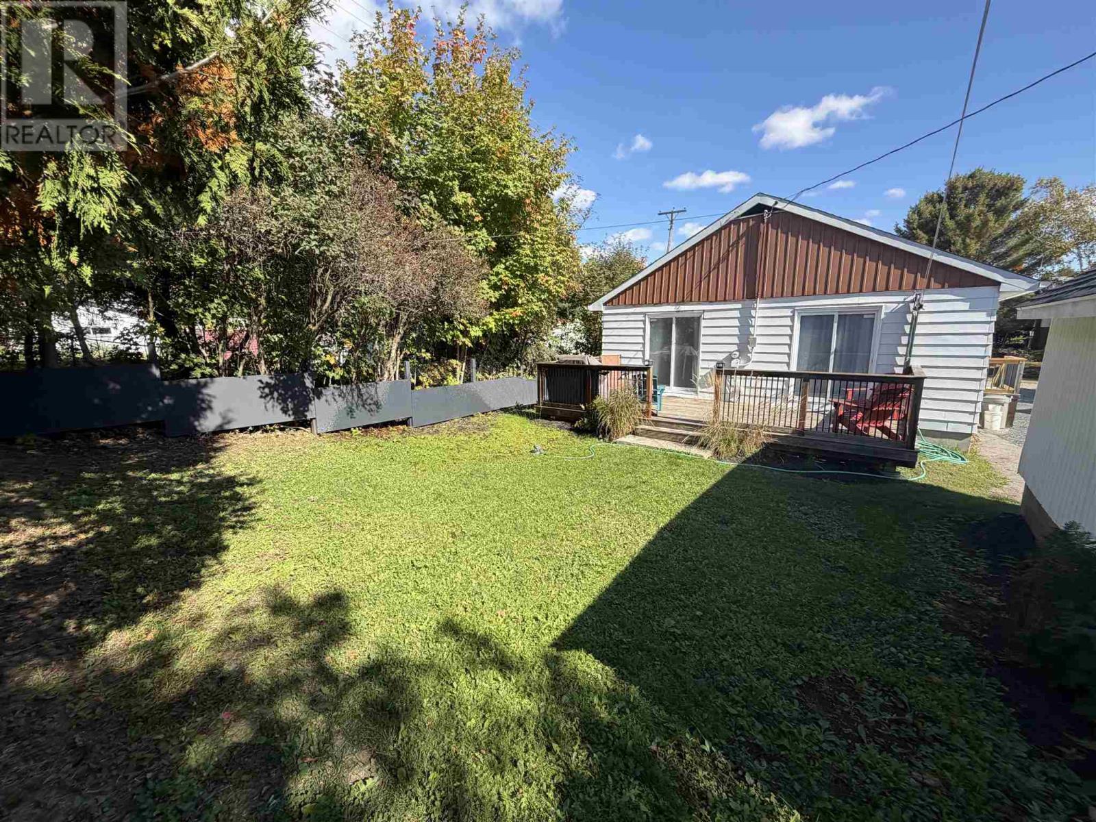 74 Roman Ave, Elliot Lake, Ontario  P5A 1S1 - Photo 5 - SM262313