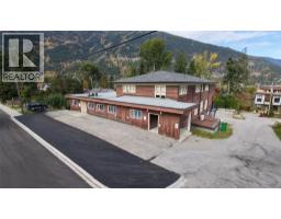 905-909 Gordon Street, Nelson, British Columbia
