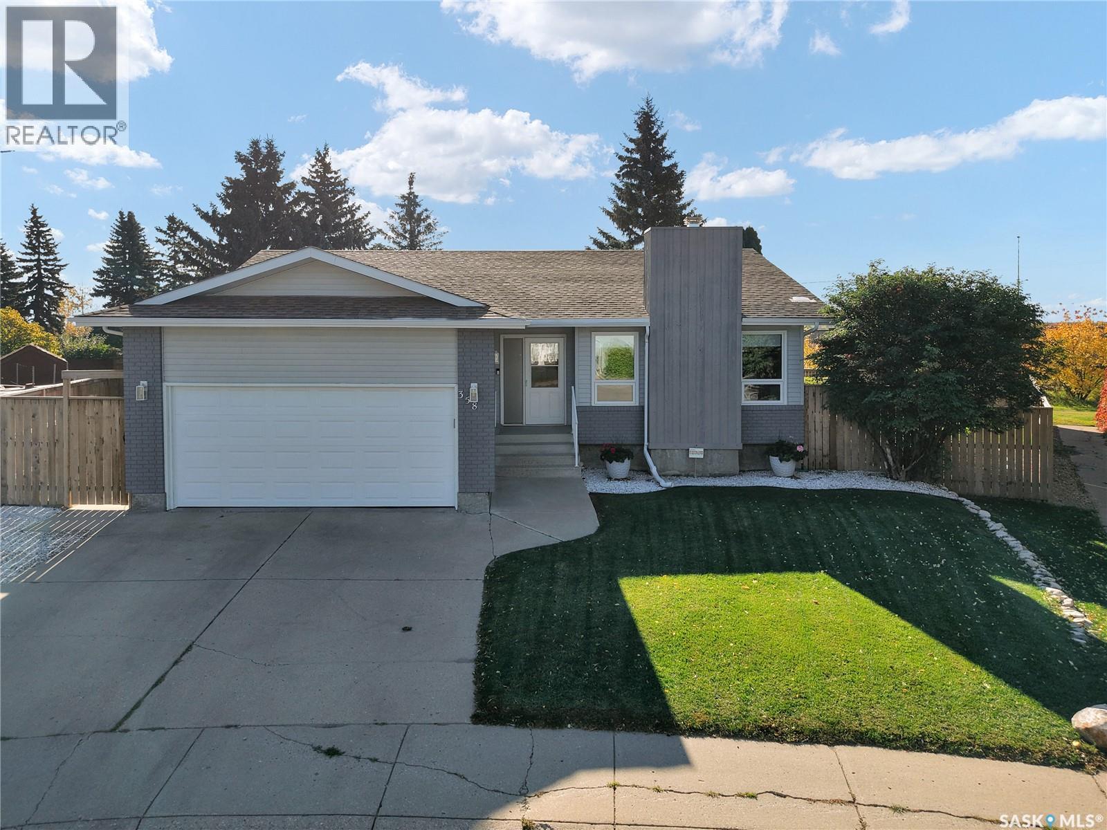 358 Wakaw CRESCENT, Saskatoon, Saskatchewan