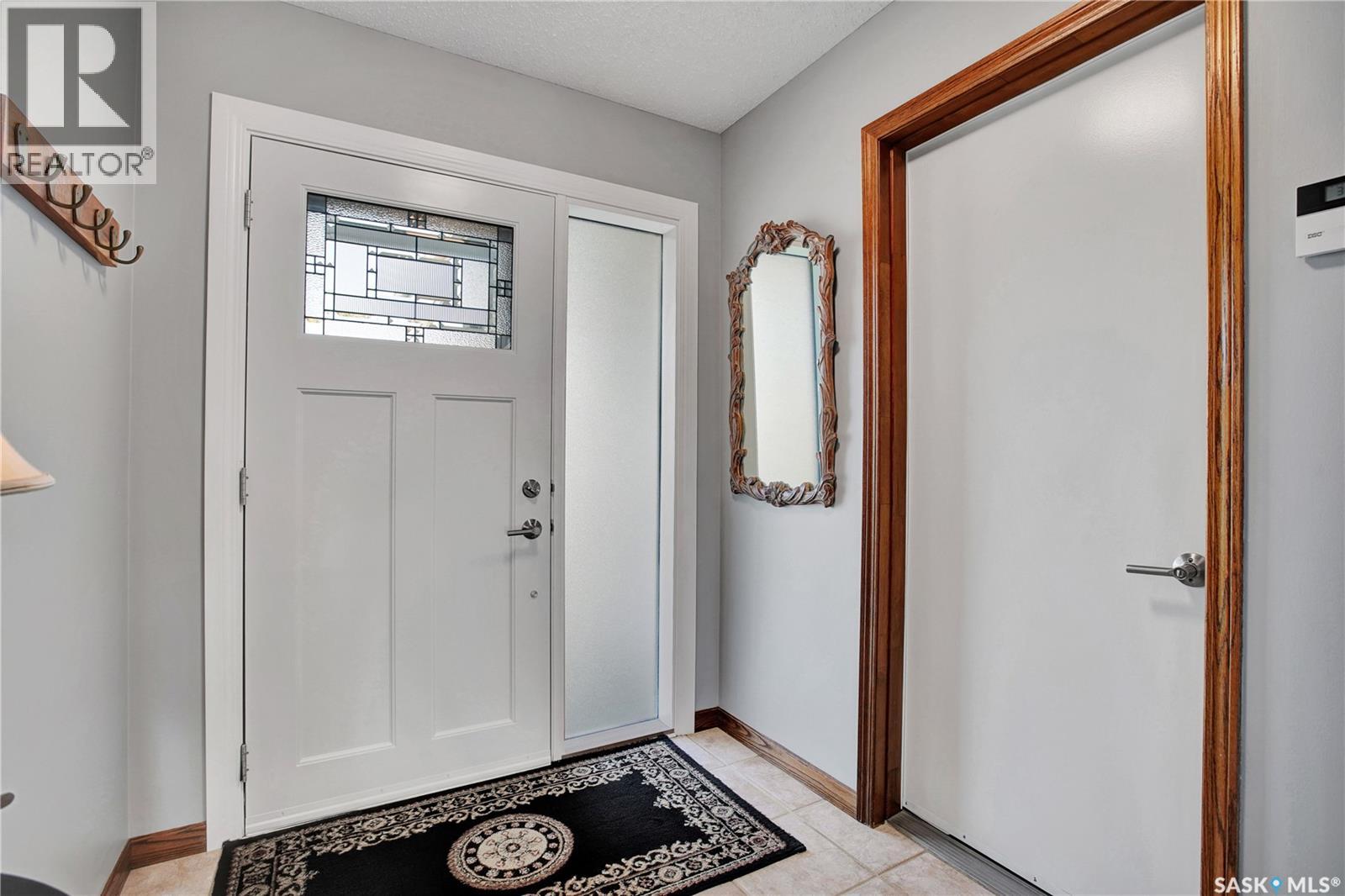 358 Wakaw Crescent, Saskatoon, Saskatchewan  S7J 4E2 - Photo 2 - SK050064