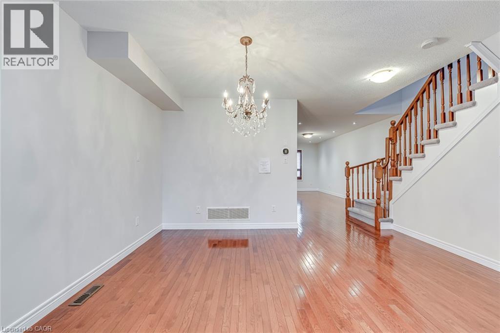 2280 Baronwood Drive Unit# 18, Oakville, Ontario  L6M 5J8 - Photo 8 - 40867726