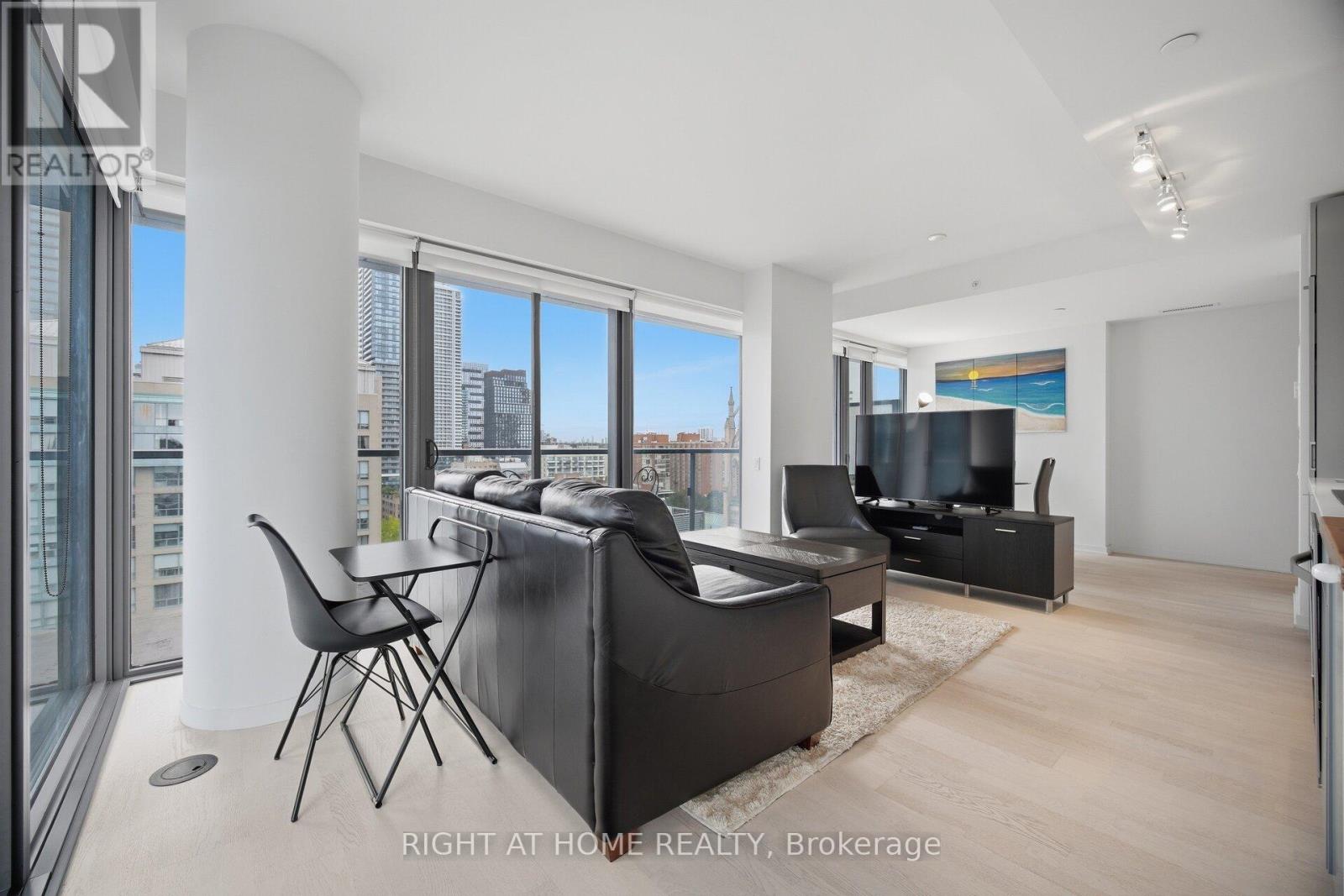 1407 - 60 Colborne Street, Toronto, Ontario  M5E 0B7 - Photo 17 - C13851654