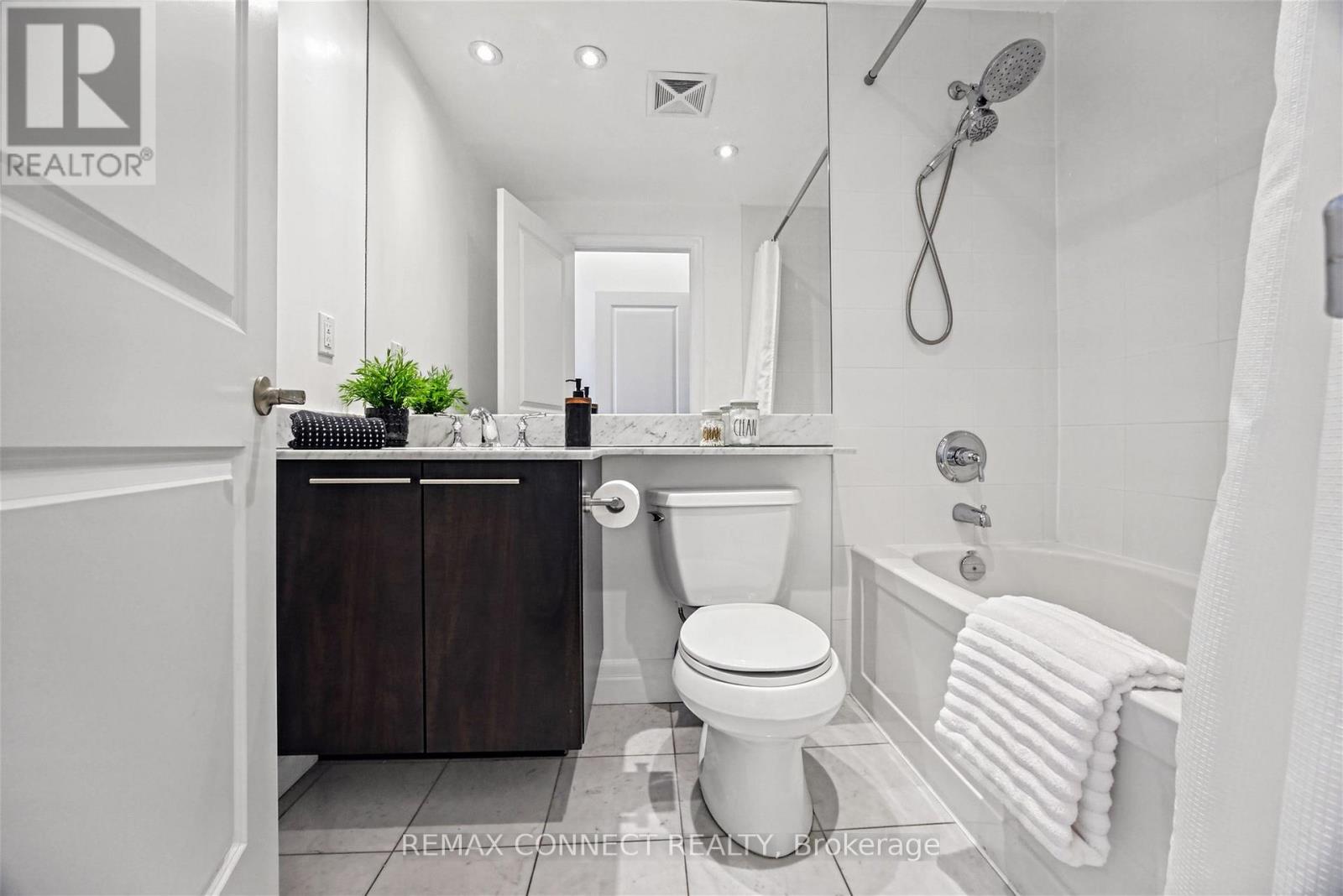 Ph1 - 628 Fleet Street, Toronto (Niagara), Ontario  M5V 1A8 - Photo 17 - C13851658