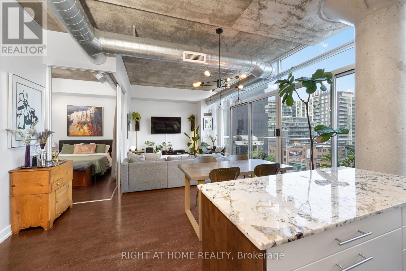 Ph 805 - 66 Portland Street, Toronto, Ontario  M5V 2M6 - Photo 15 - C13851798