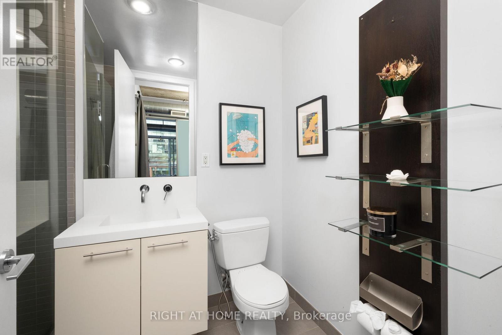 Ph 805 - 66 Portland Street, Toronto, Ontario  M5V 2M6 - Photo 22 - C13851798