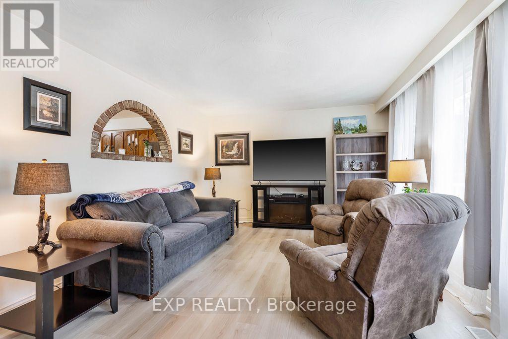 297 Linden Street, Oshawa (Donevan), Ontario  L1H 6R3 - Photo 3 - E13851680